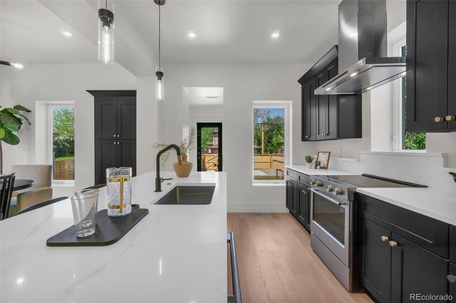 MLS Image #16 for 2905 n vine street,denver, Colorado