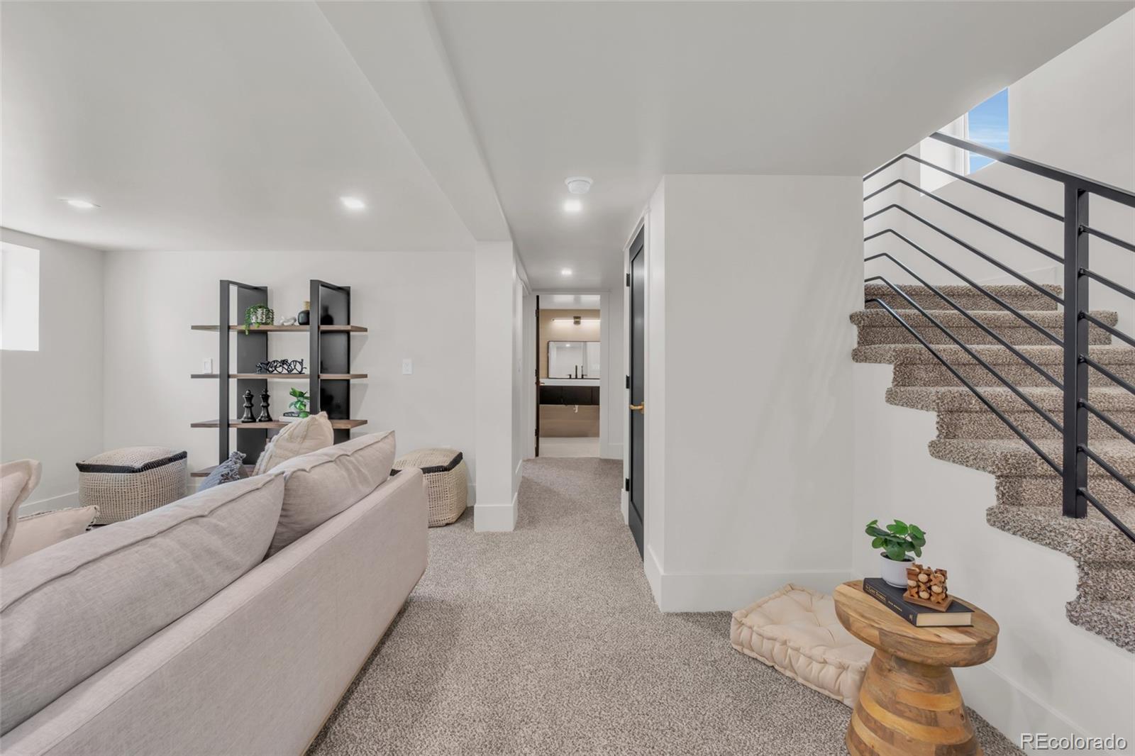 MLS Image #33 for 2905 n vine street,denver, Colorado