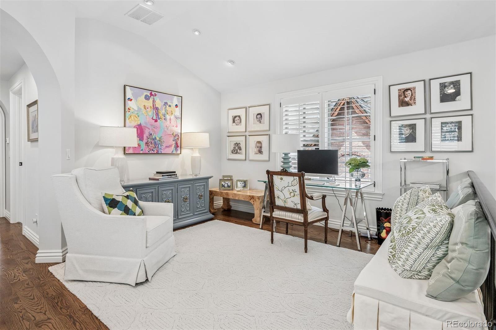 MLS Image #24 for 1124 s high street,denver, Colorado