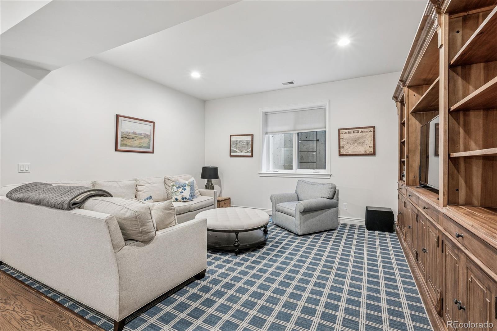 MLS Image #32 for 1124 s high street,denver, Colorado
