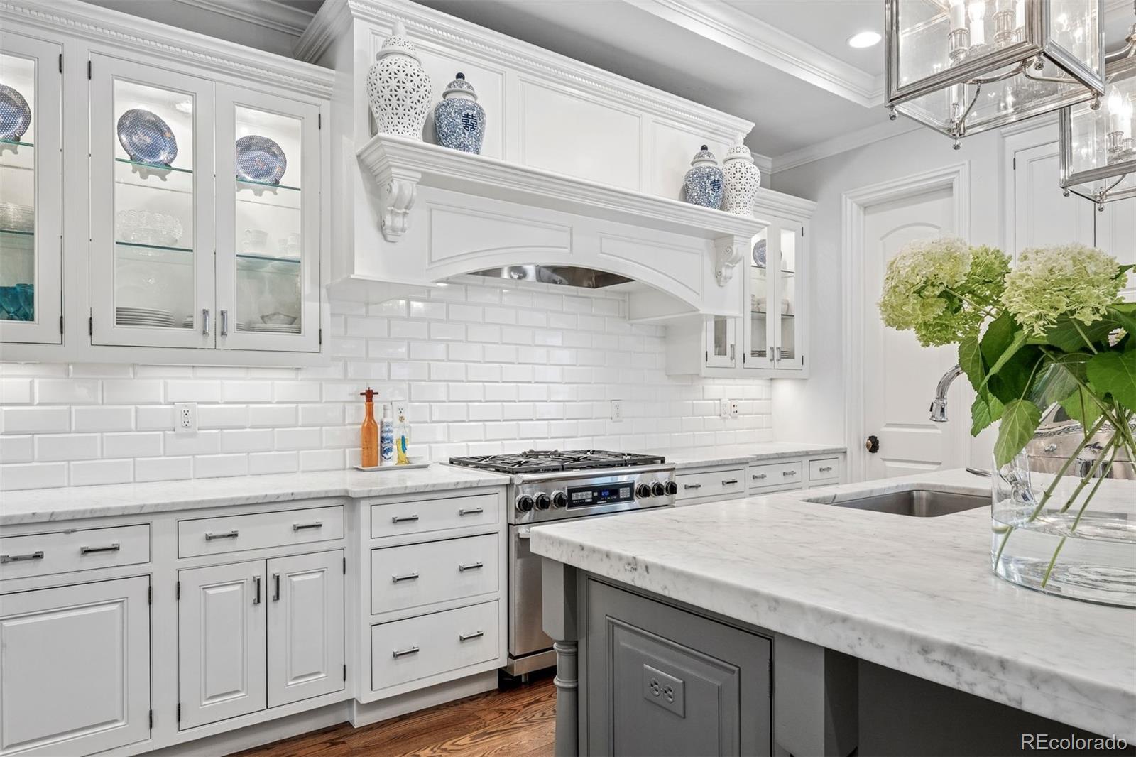 MLS Image #9 for 1124 s high street,denver, Colorado