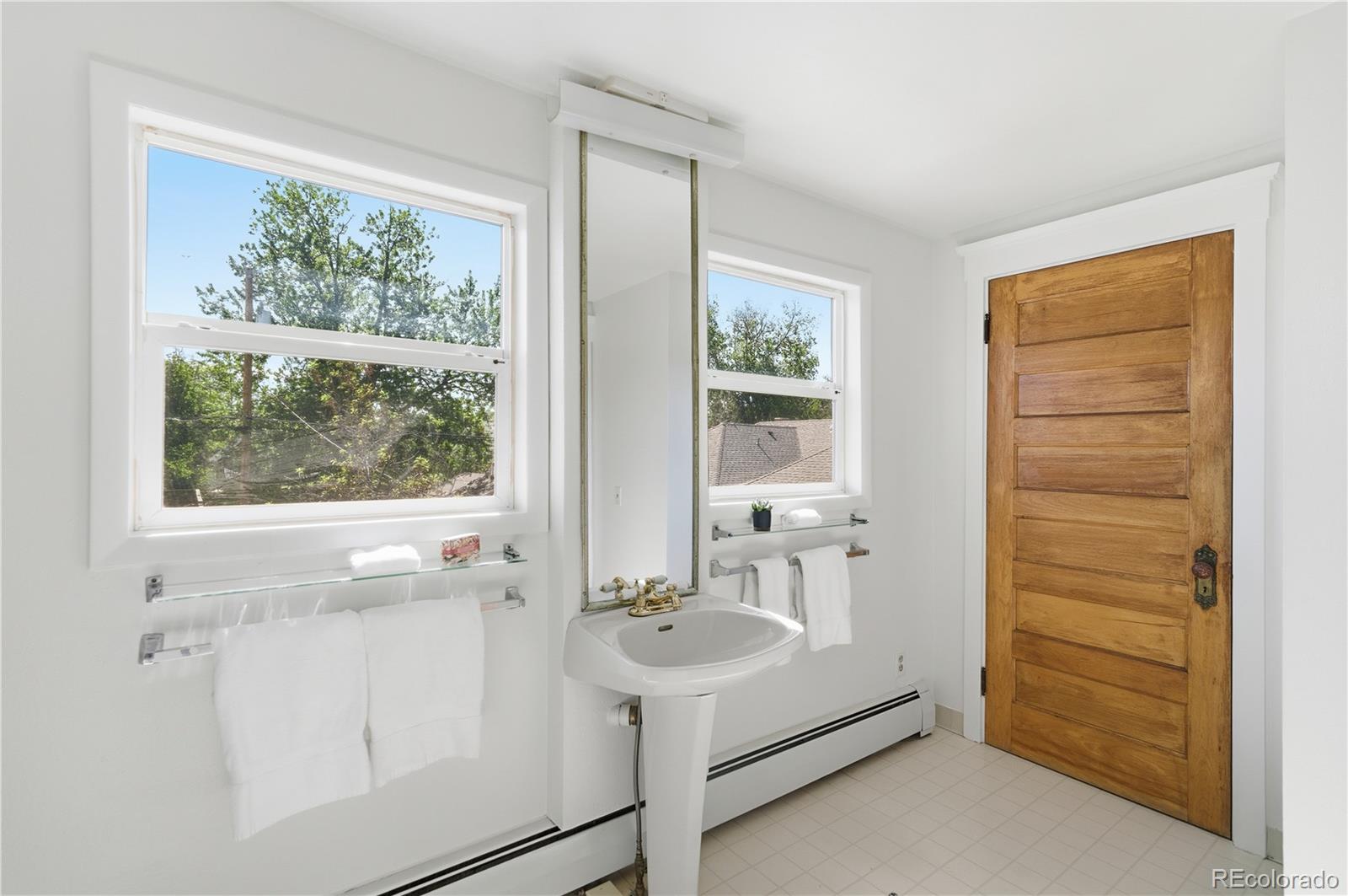 MLS Image #31 for 1380 s logan street,denver, Colorado