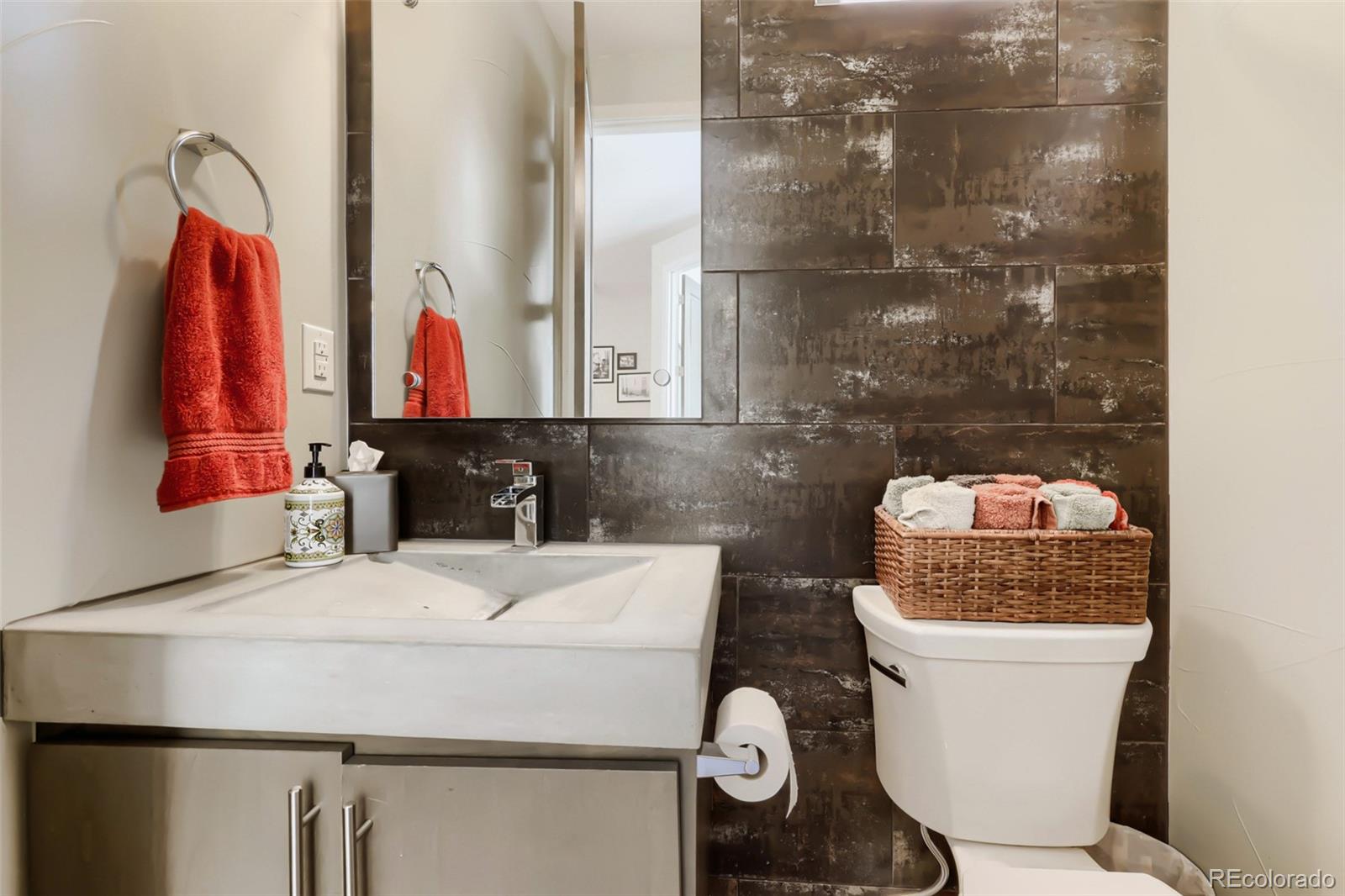 MLS Image #15 for 1426 s pearl street,denver, Colorado