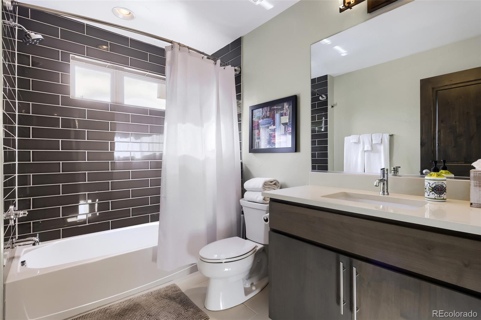 MLS Image #22 for 1426 s pearl street,denver, Colorado