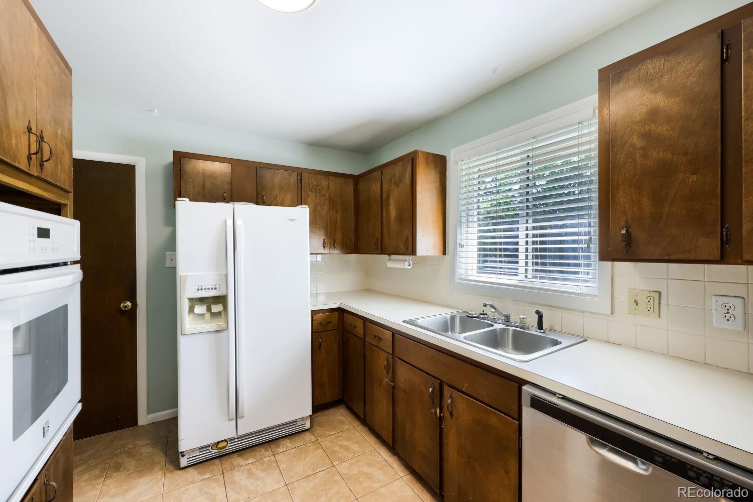 MLS Image #11 for 4736 s perry street,littleton, Colorado