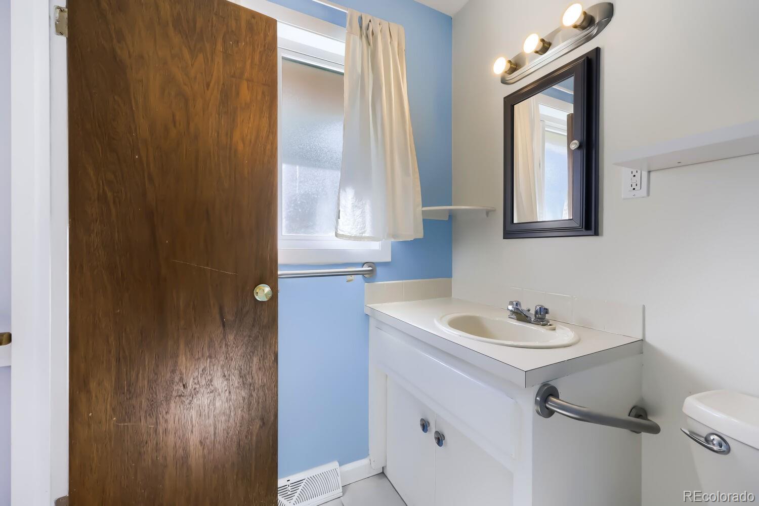MLS Image #14 for 4736 s perry street,littleton, Colorado
