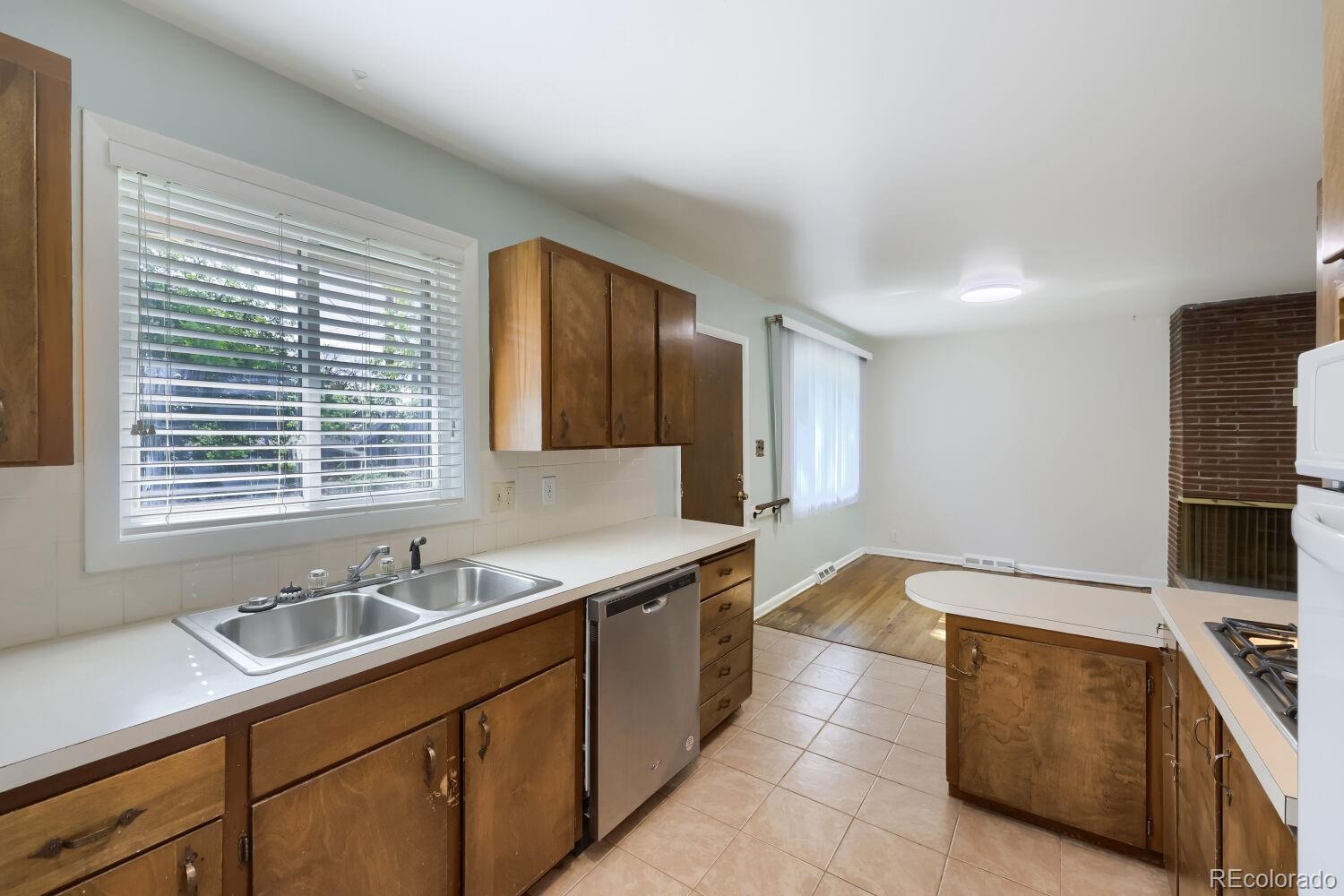 MLS Image #9 for 4736 s perry street,littleton, Colorado