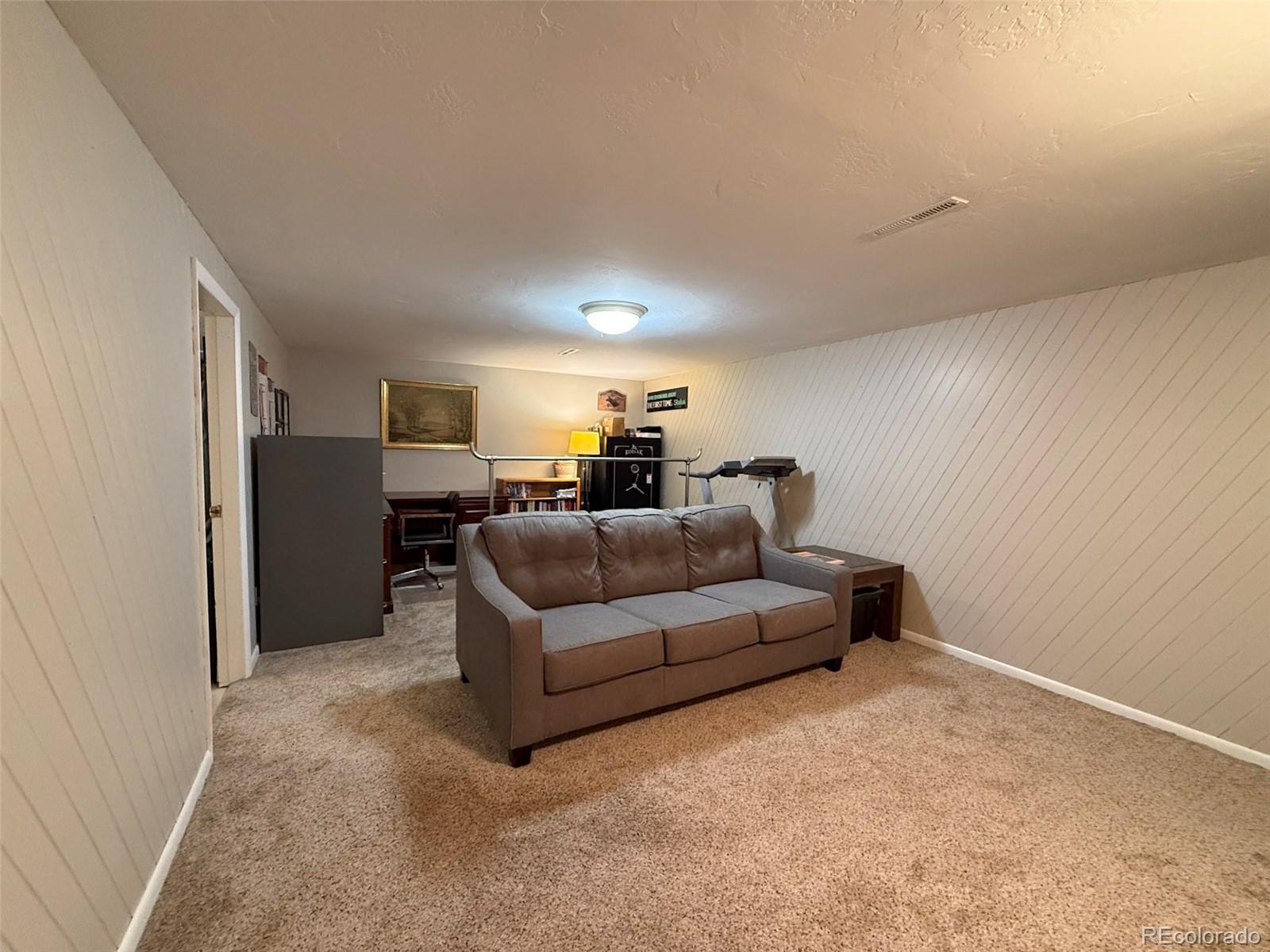 MLS Image #15 for 215  vine street,burlington, Colorado