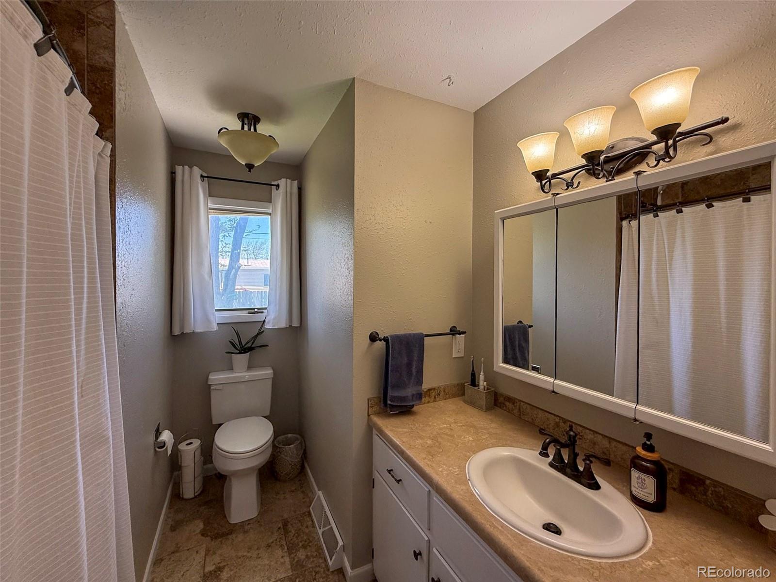 MLS Image #7 for 215  vine street,burlington, Colorado