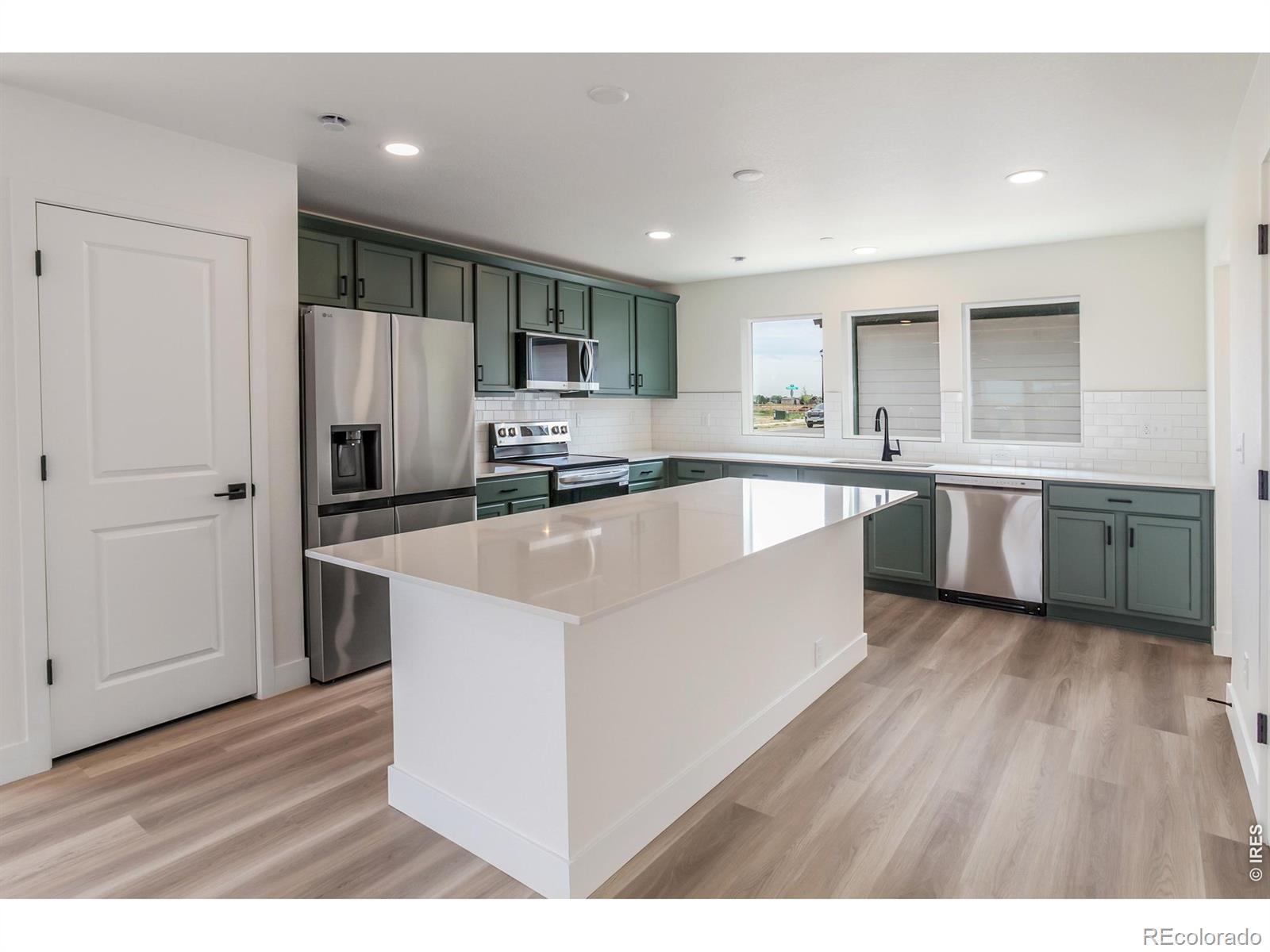 MLS Image #3 for 949  trumpet lane,windsor, Colorado