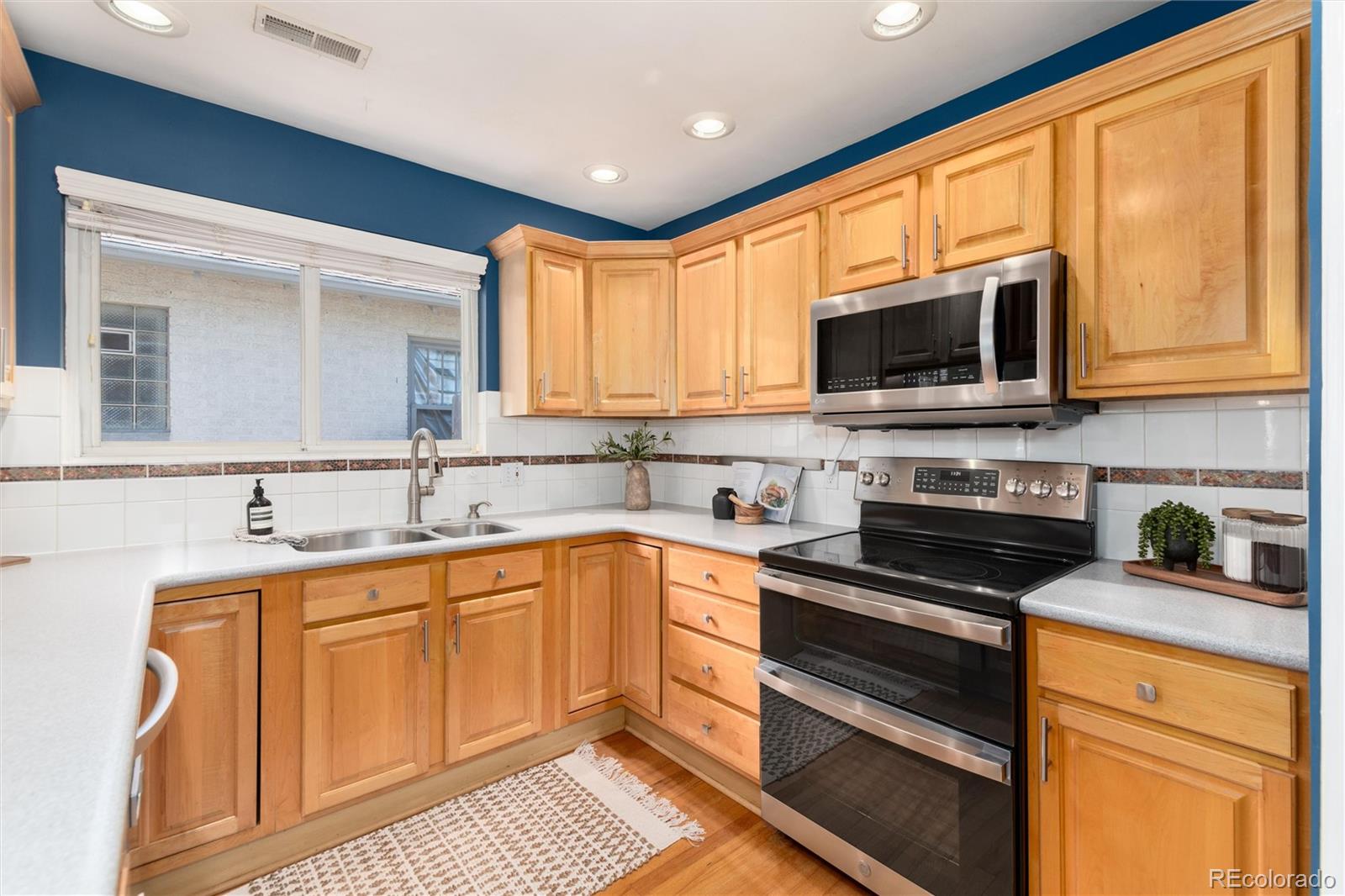 MLS Image #11 for 1921 s sherman street,denver, Colorado