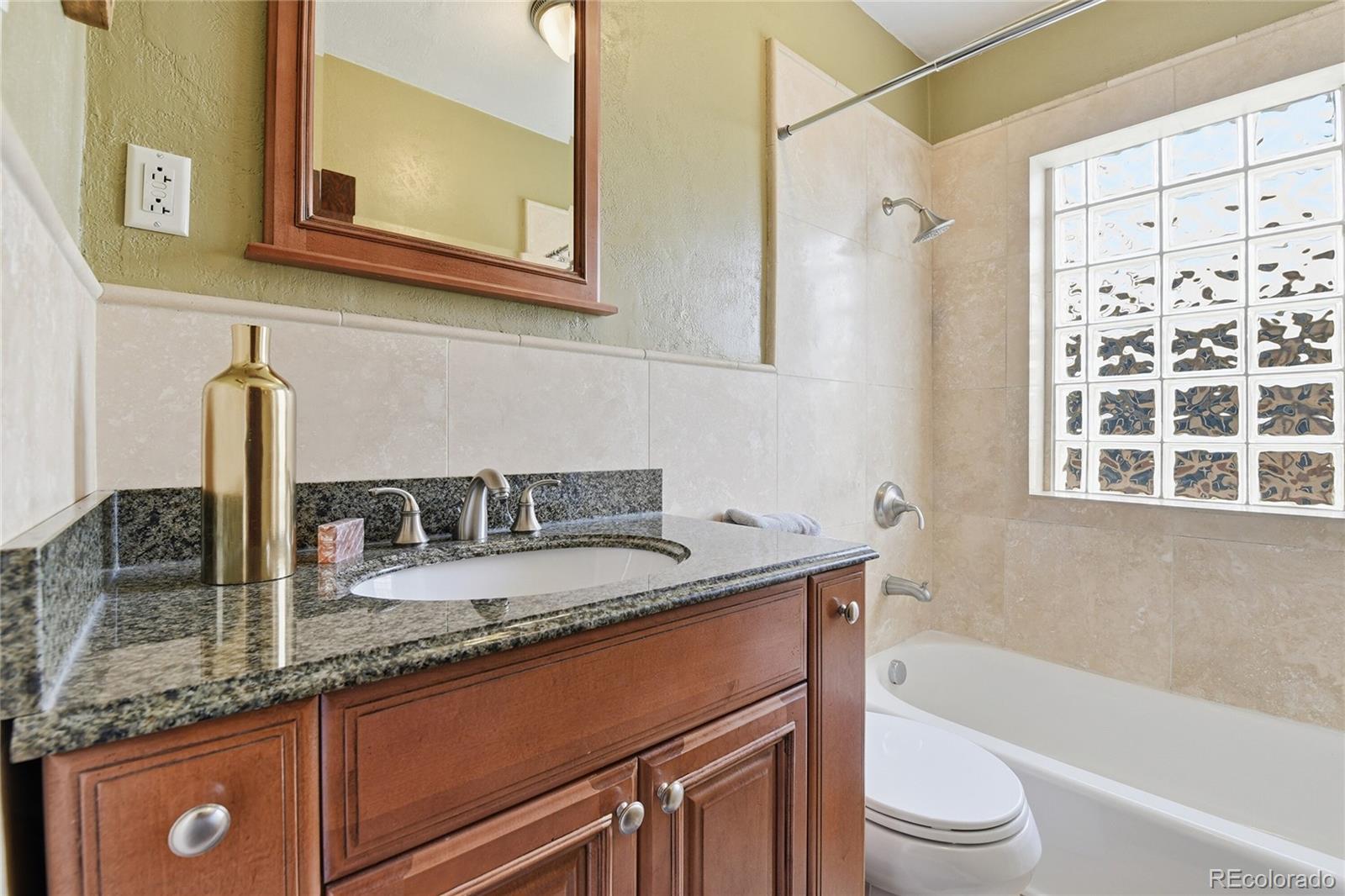 MLS Image #20 for 662 s washington street,denver, Colorado