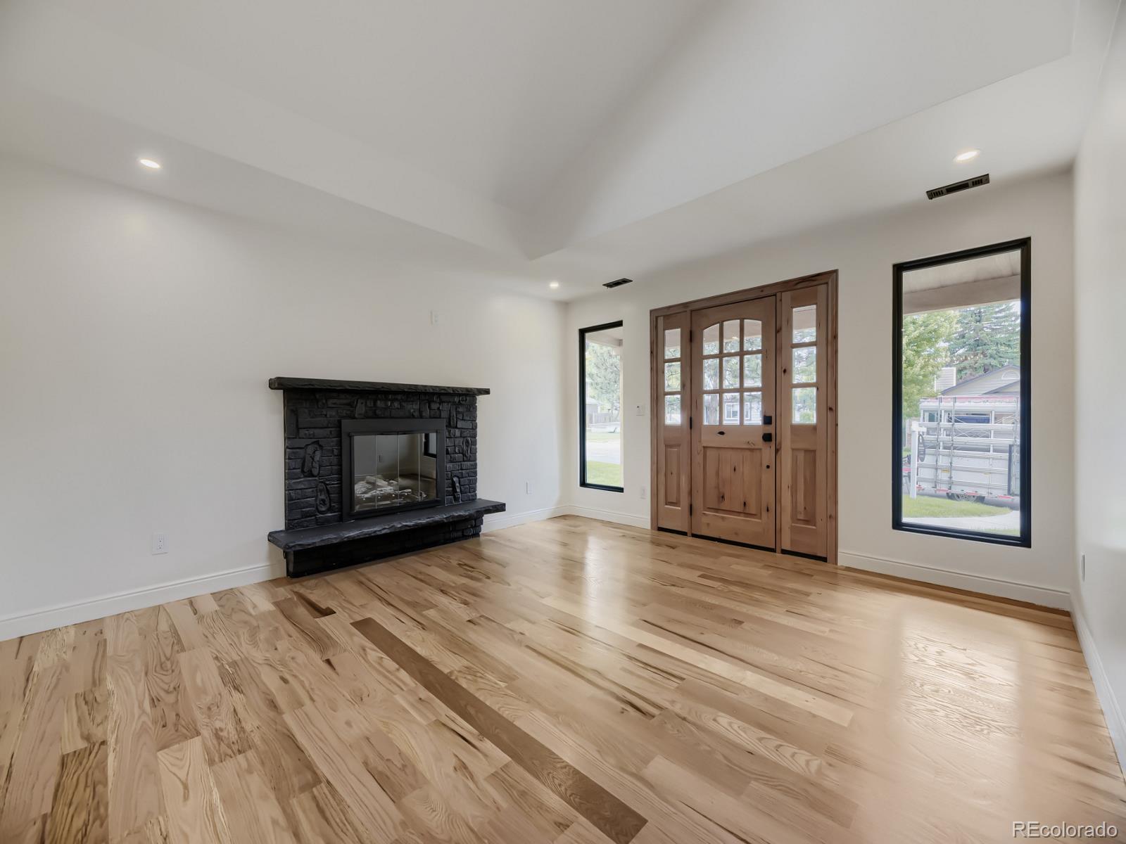 MLS Image #4 for 2610 s vine street,denver, Colorado