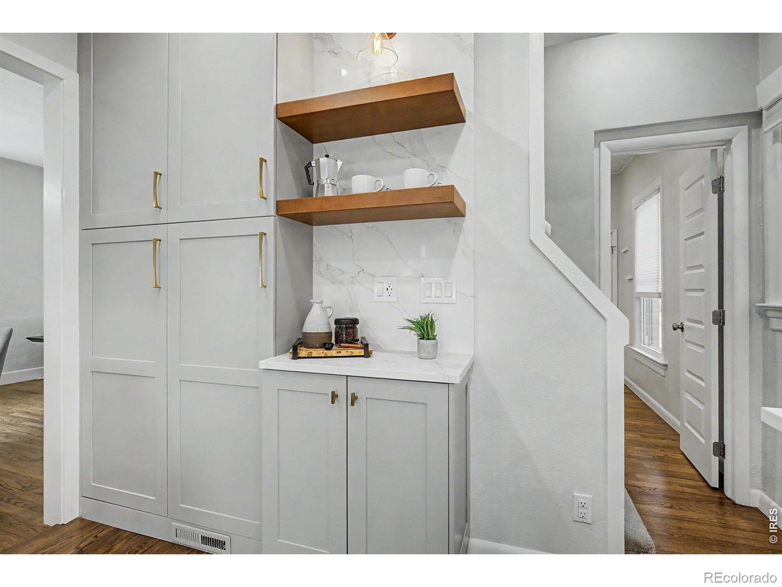MLS Image #13 for 1324 s lincoln street,denver, Colorado