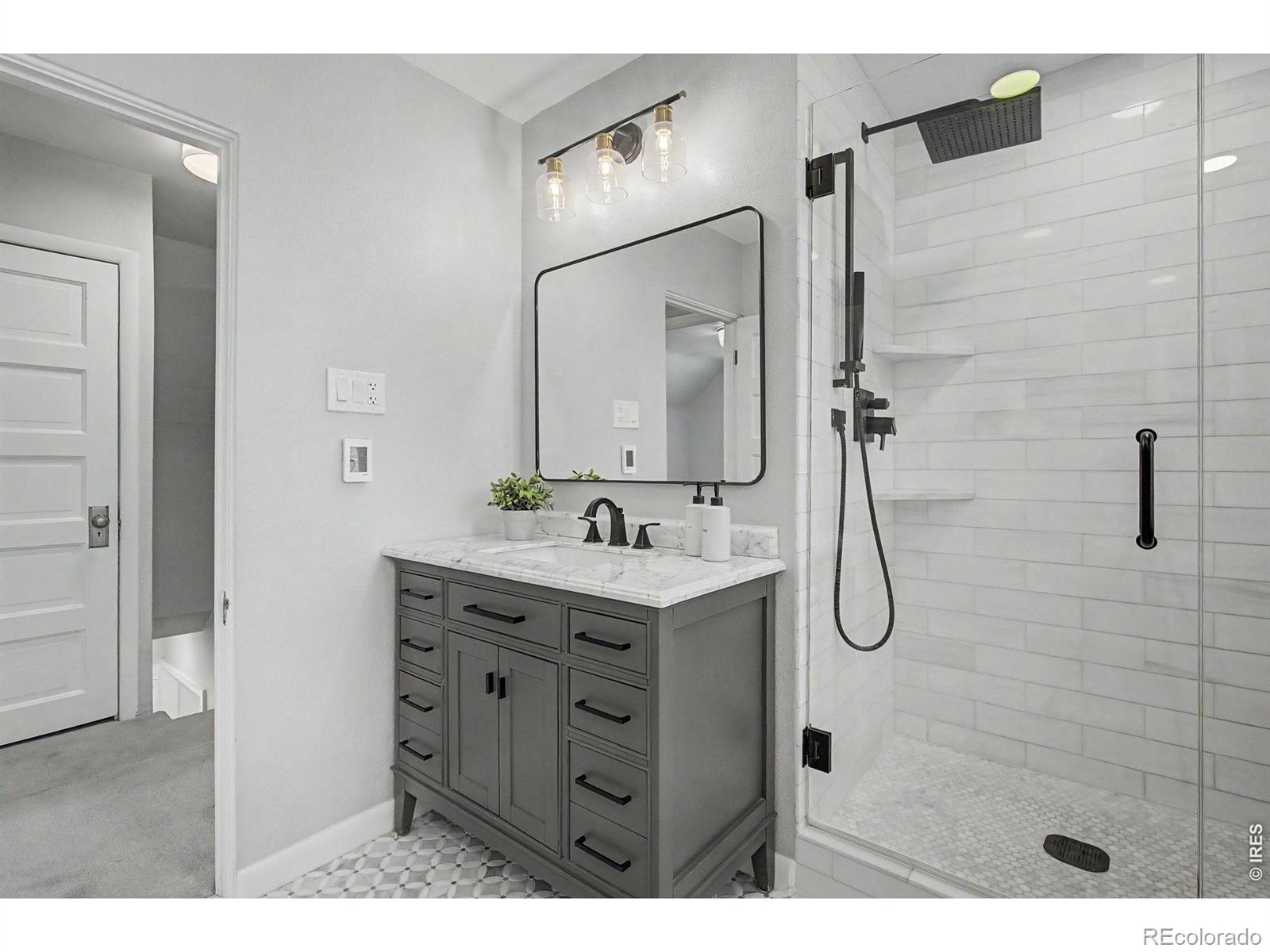 MLS Image #31 for 1324 s lincoln street,denver, Colorado