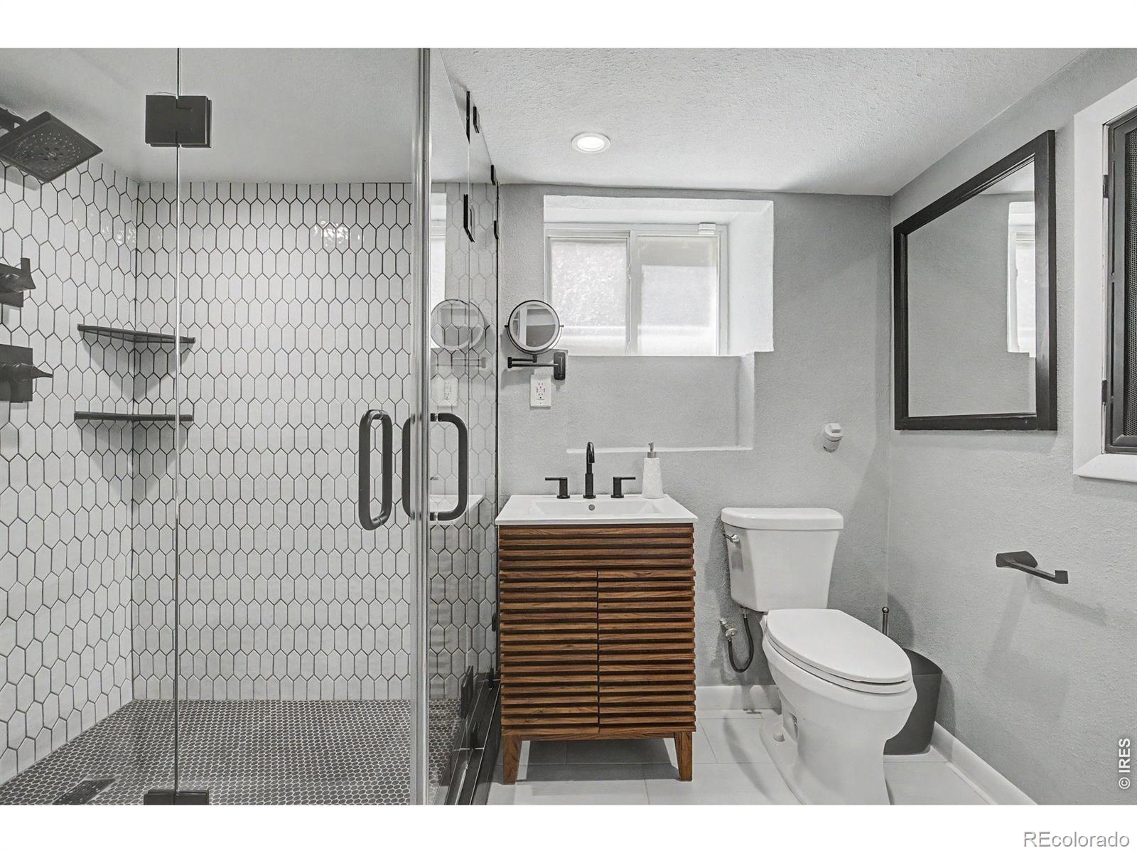 MLS Image #34 for 1324 s lincoln street,denver, Colorado