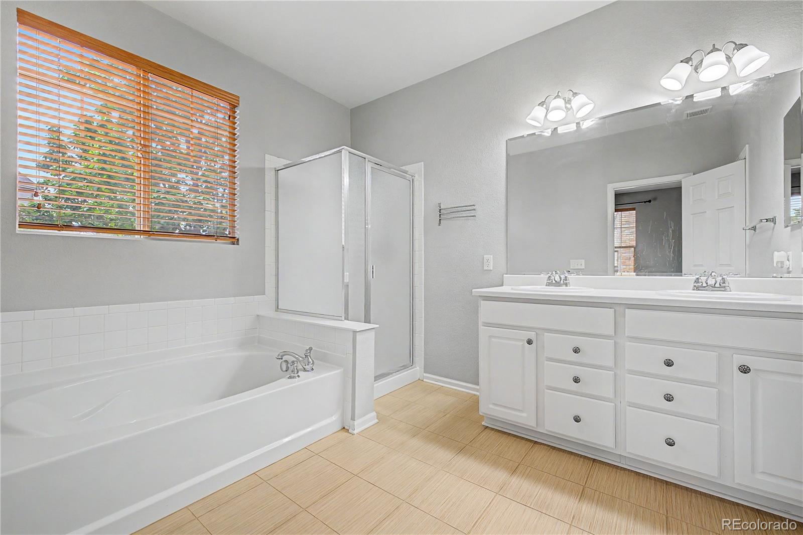 MLS Image #12 for 152 n biloxi way,aurora, Colorado