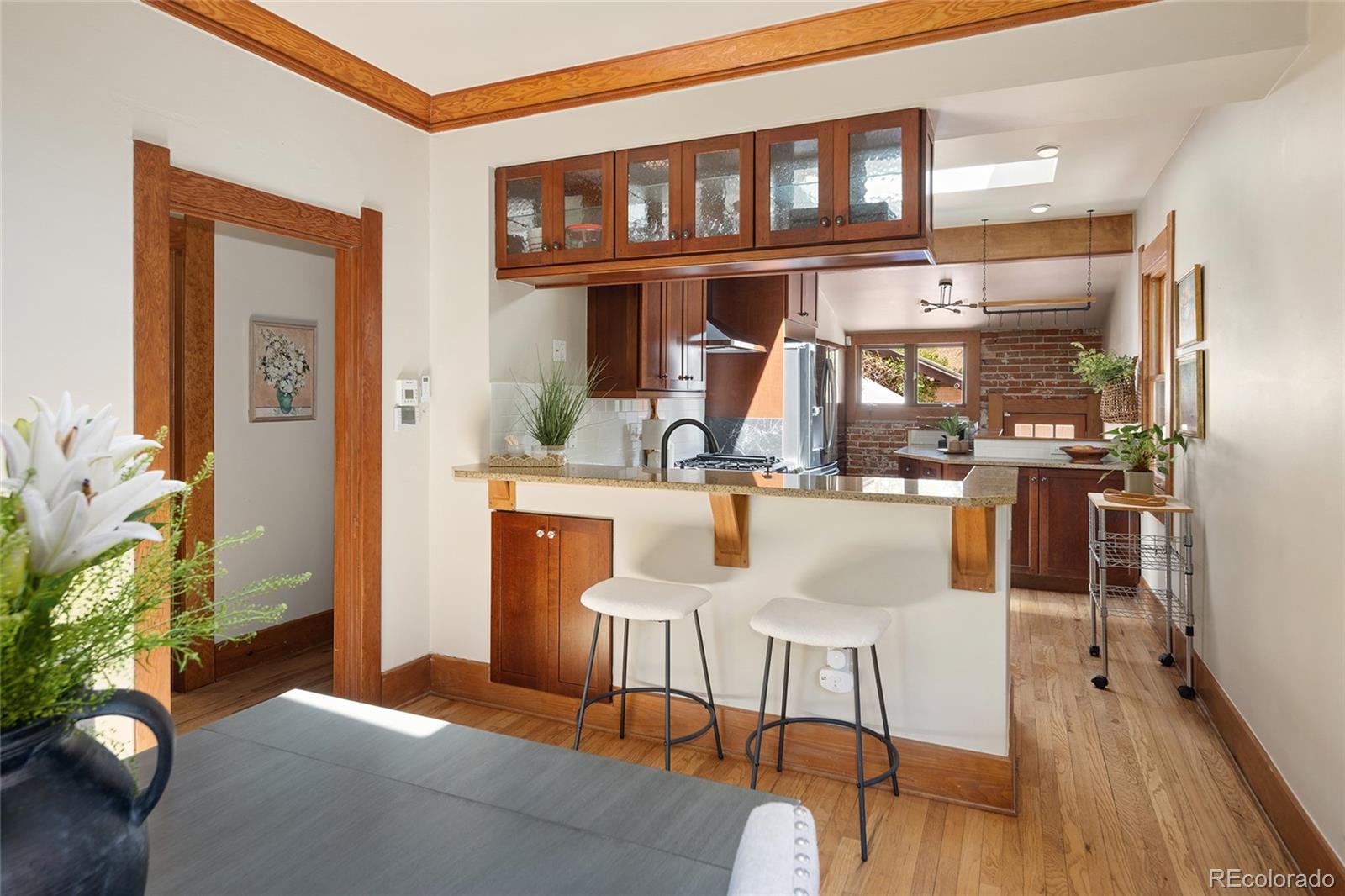 MLS Image #12 for 714 s high street,denver, Colorado