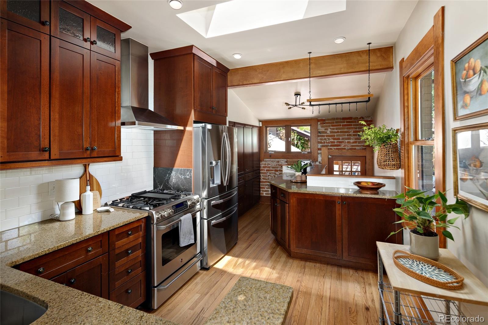 MLS Image #13 for 714 s high street,denver, Colorado