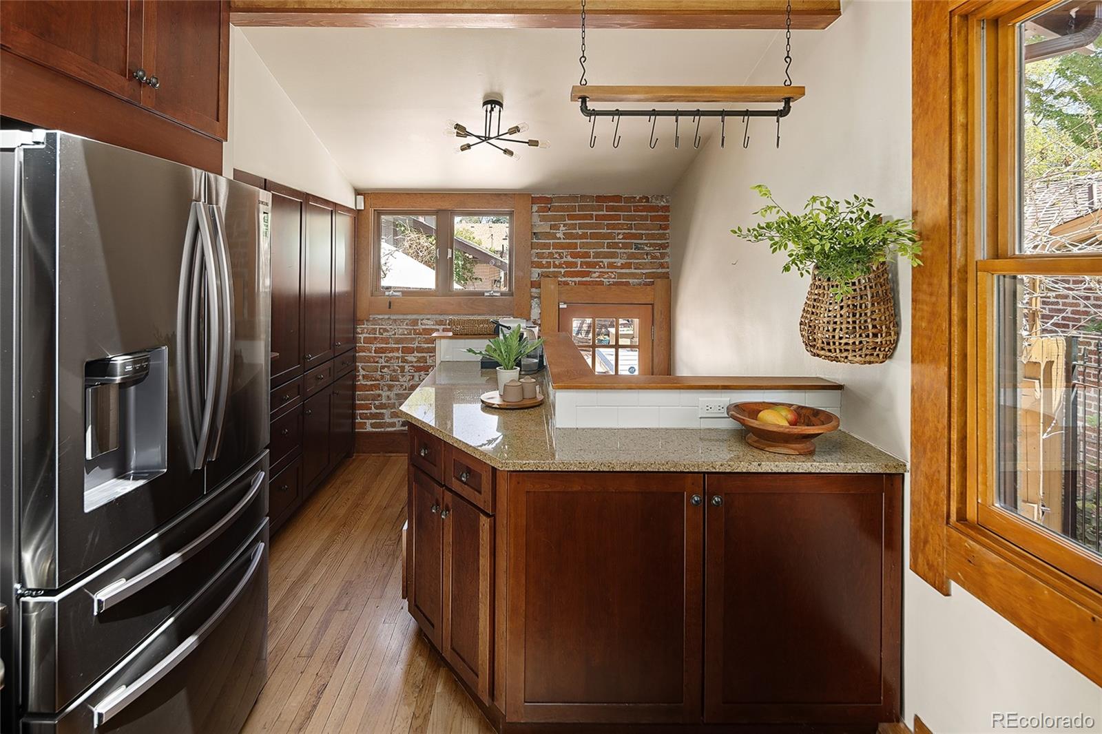 MLS Image #14 for 714 s high street,denver, Colorado