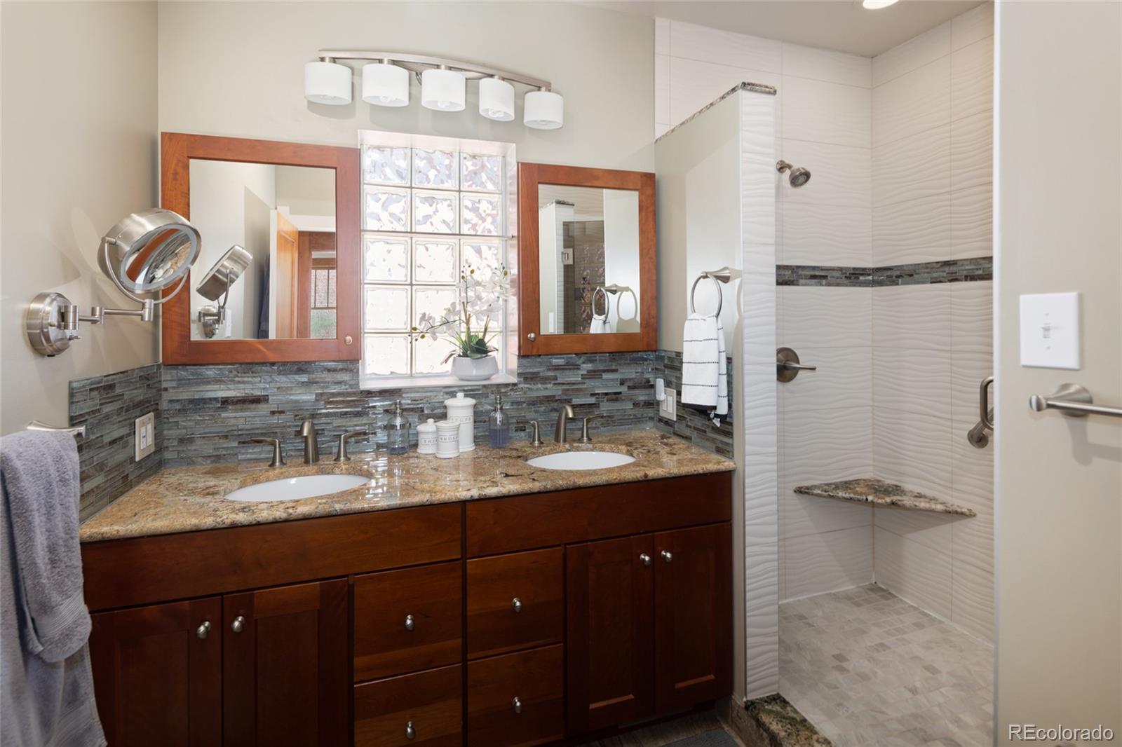 MLS Image #20 for 714 s high street,denver, Colorado