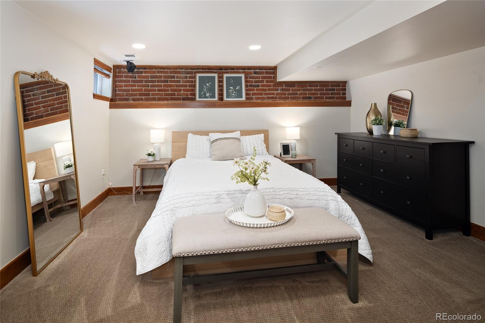 MLS Image #27 for 714 s high street,denver, Colorado