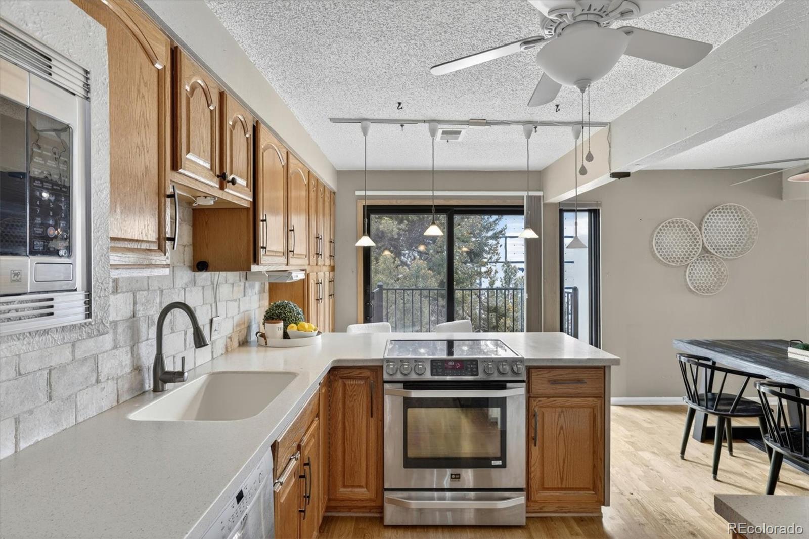 MLS Image #12 for 2883 s locust street,denver, Colorado