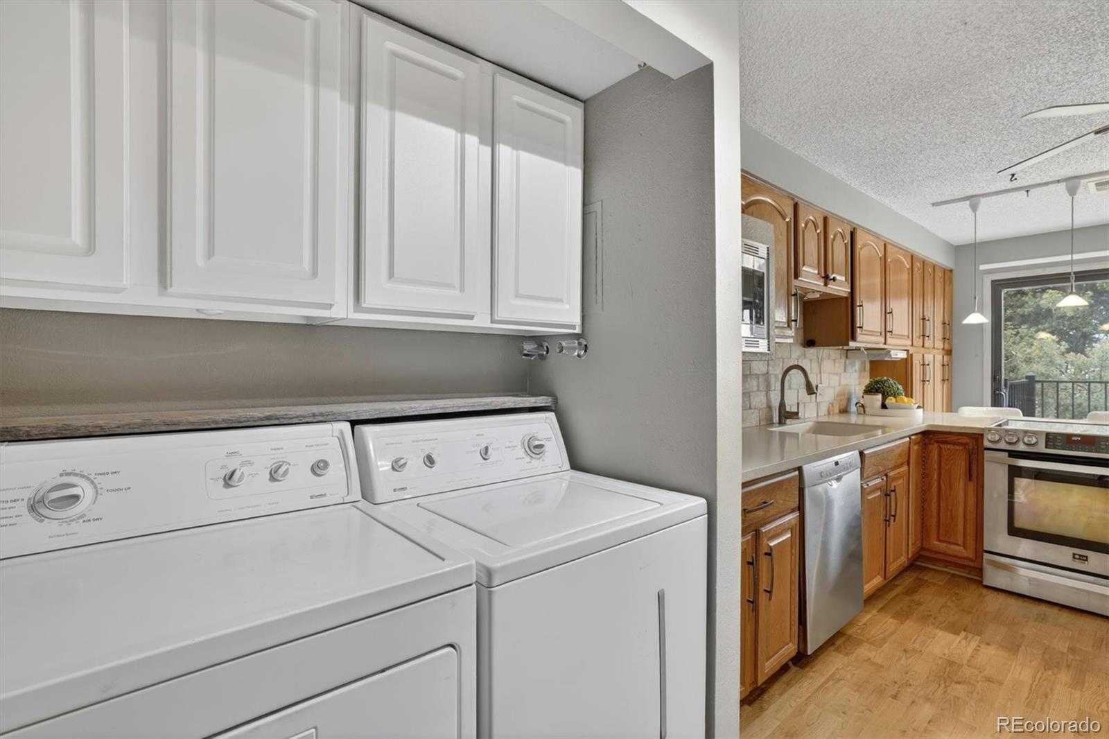MLS Image #13 for 2883 s locust street,denver, Colorado