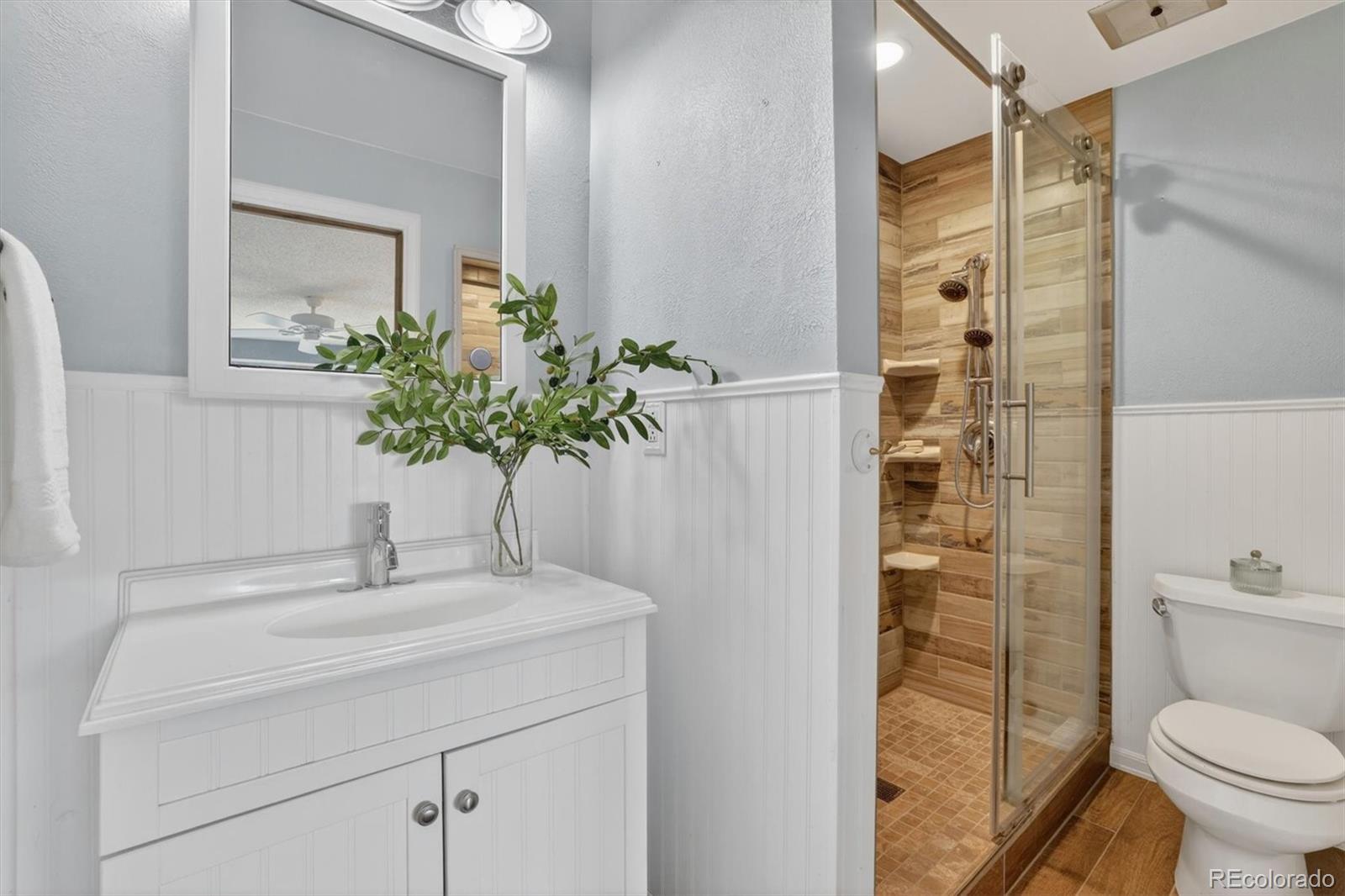 MLS Image #21 for 2883 s locust street,denver, Colorado