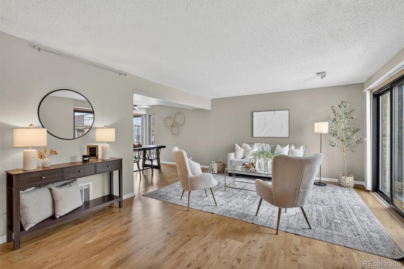 MLS Image #4 for 2883 s locust street,denver, Colorado