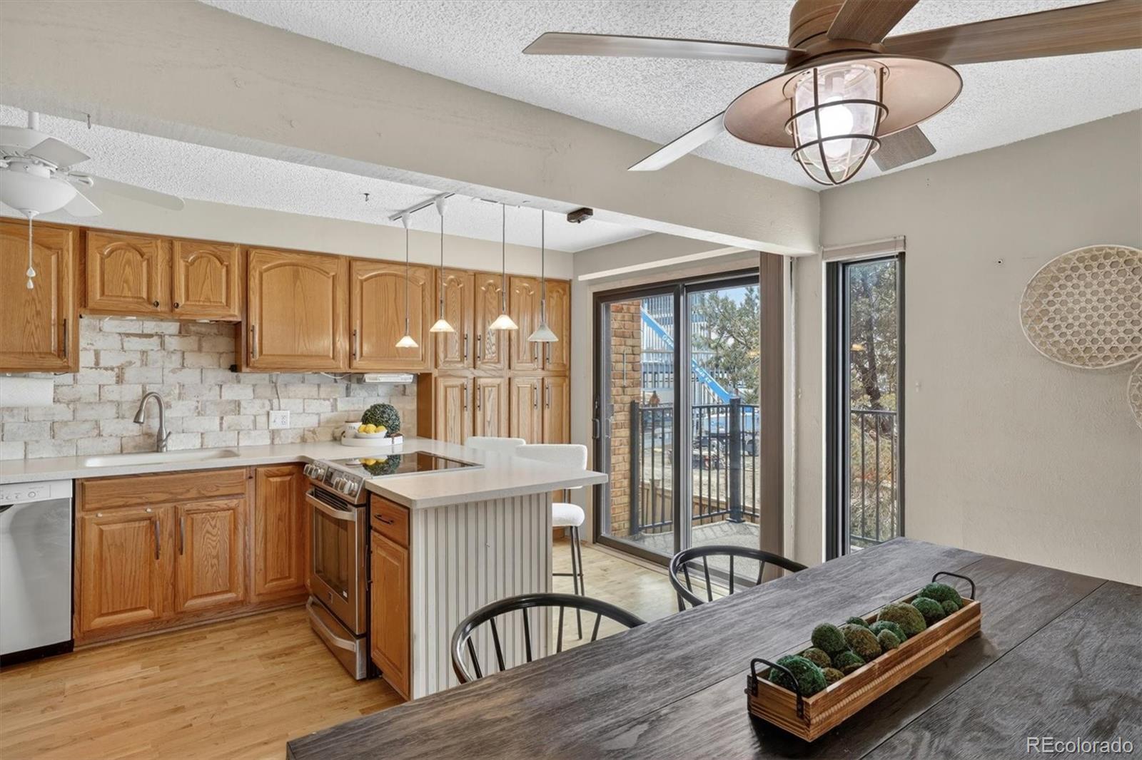MLS Image #9 for 2883 s locust street,denver, Colorado