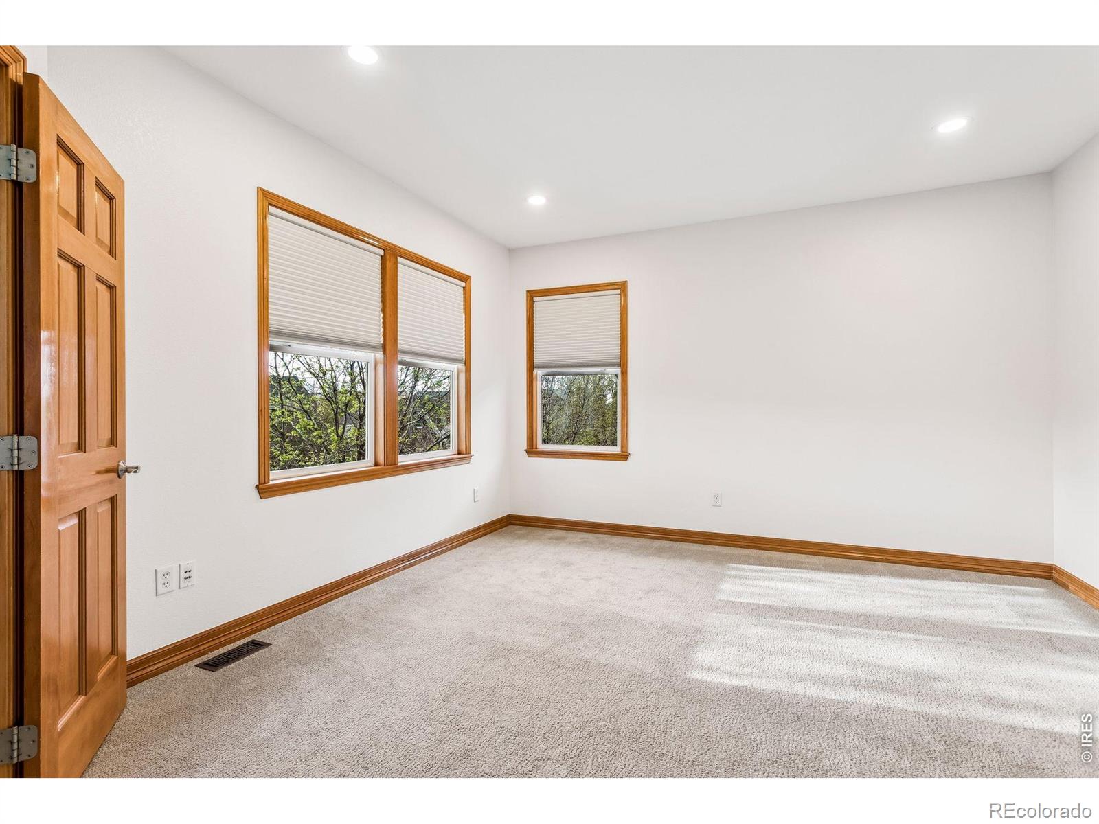 MLS Image #25 for 2674  elmira street,denver, Colorado