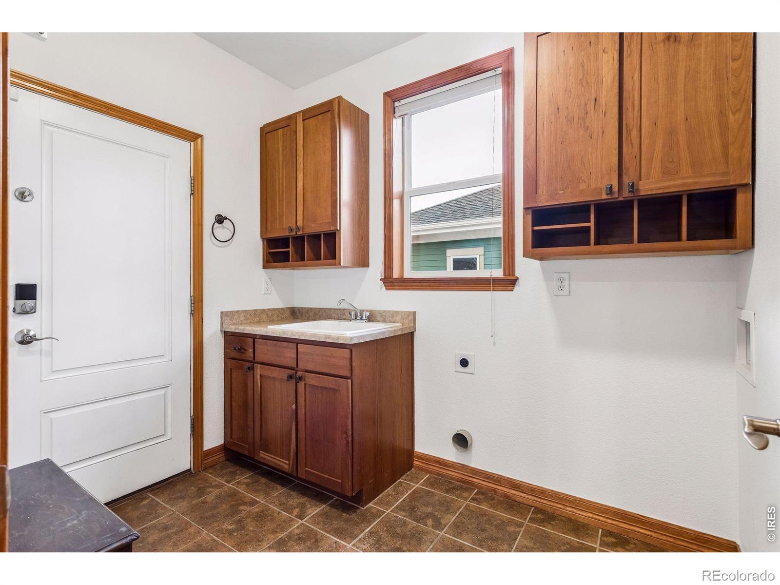 MLS Image #28 for 2674  elmira street,denver, Colorado