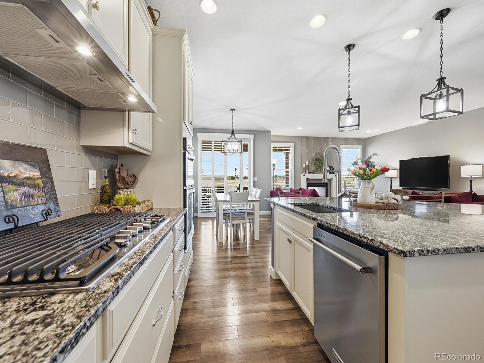 MLS Image #13 for 15674  elizabeth street,thornton, Colorado