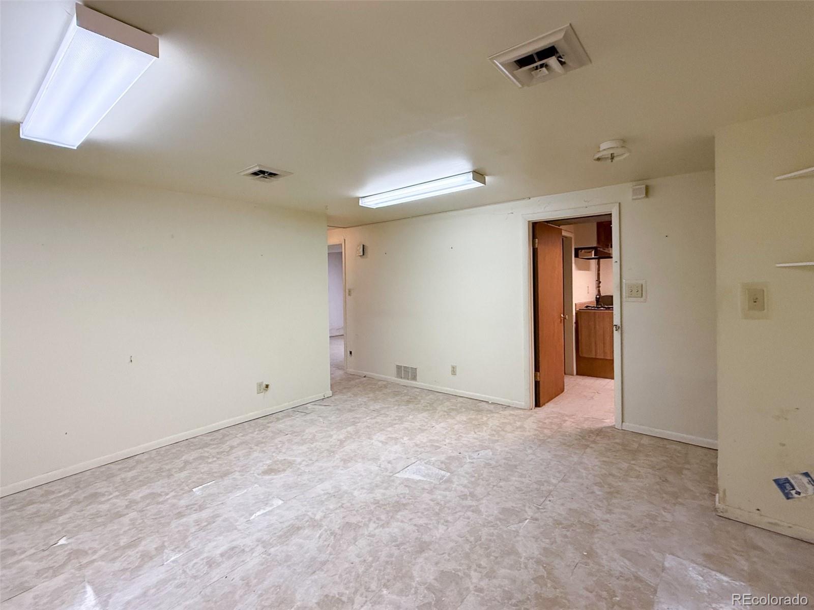 MLS Image #11 for 960 e 9th avenue,broomfield, Colorado
