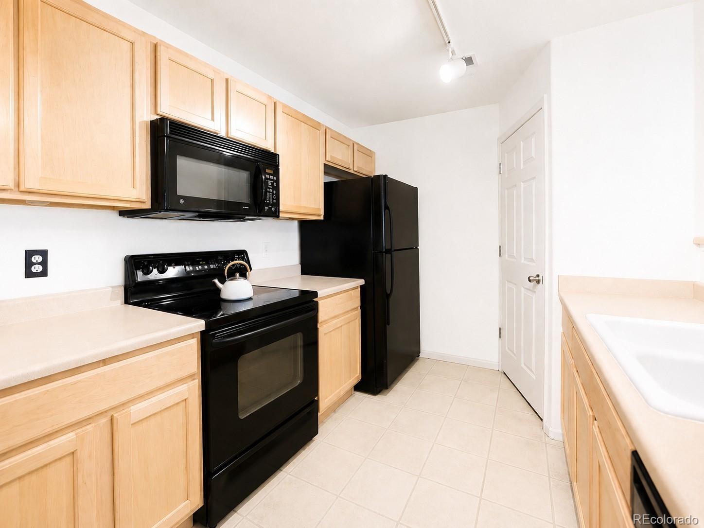MLS Image #9 for 5255  memphis street,denver, Colorado