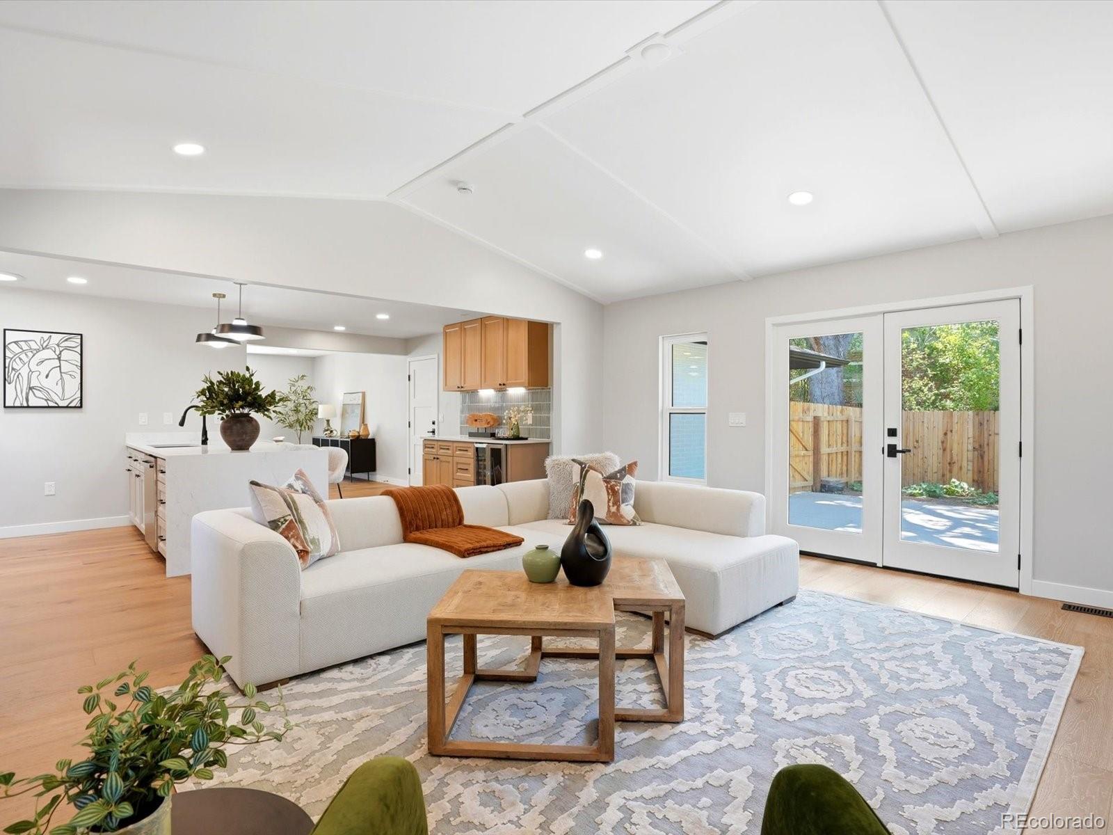 MLS Image #11 for 3403 s ivanhoe way,denver, Colorado