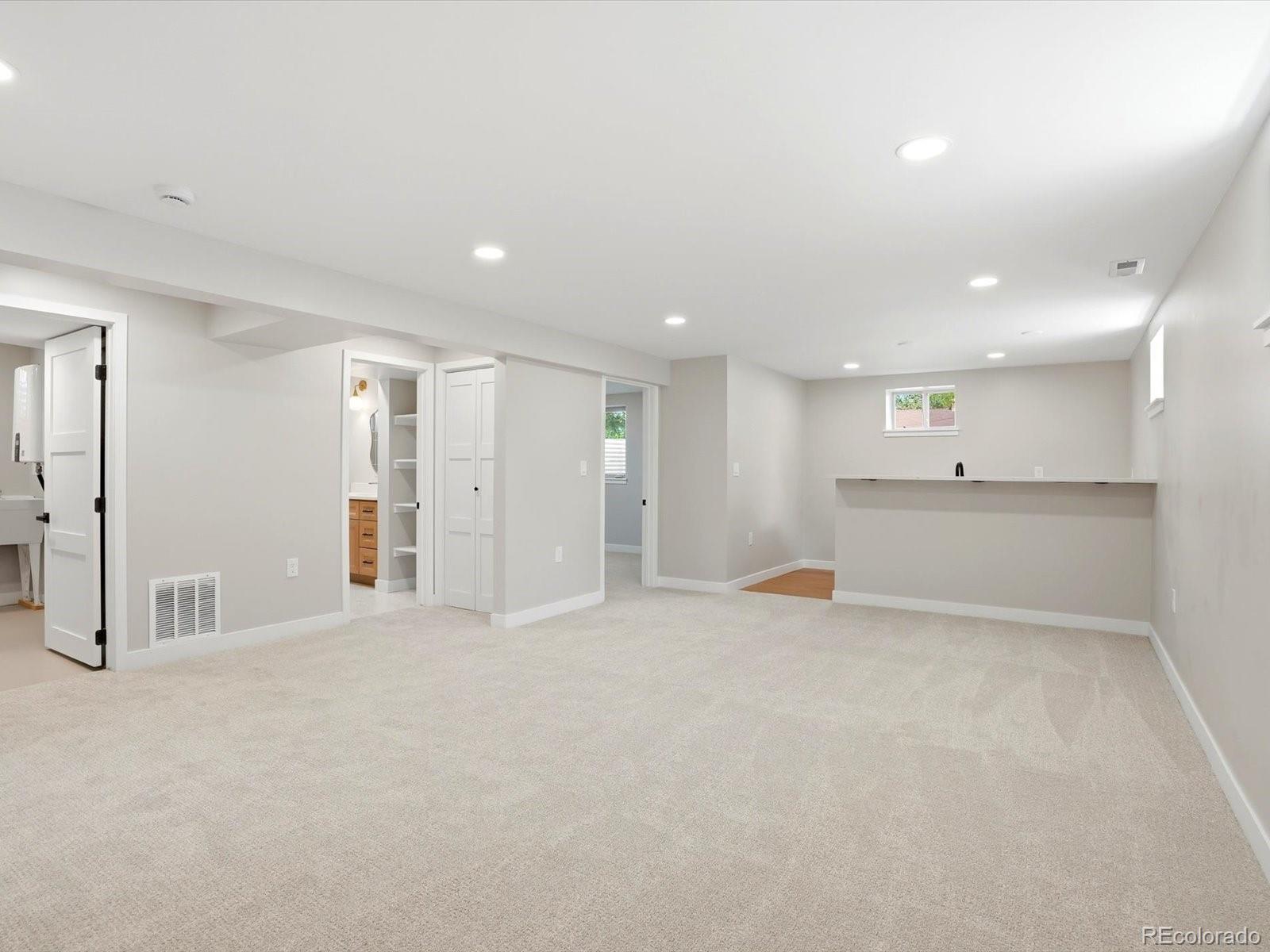 MLS Image #19 for 3403 s ivanhoe way,denver, Colorado