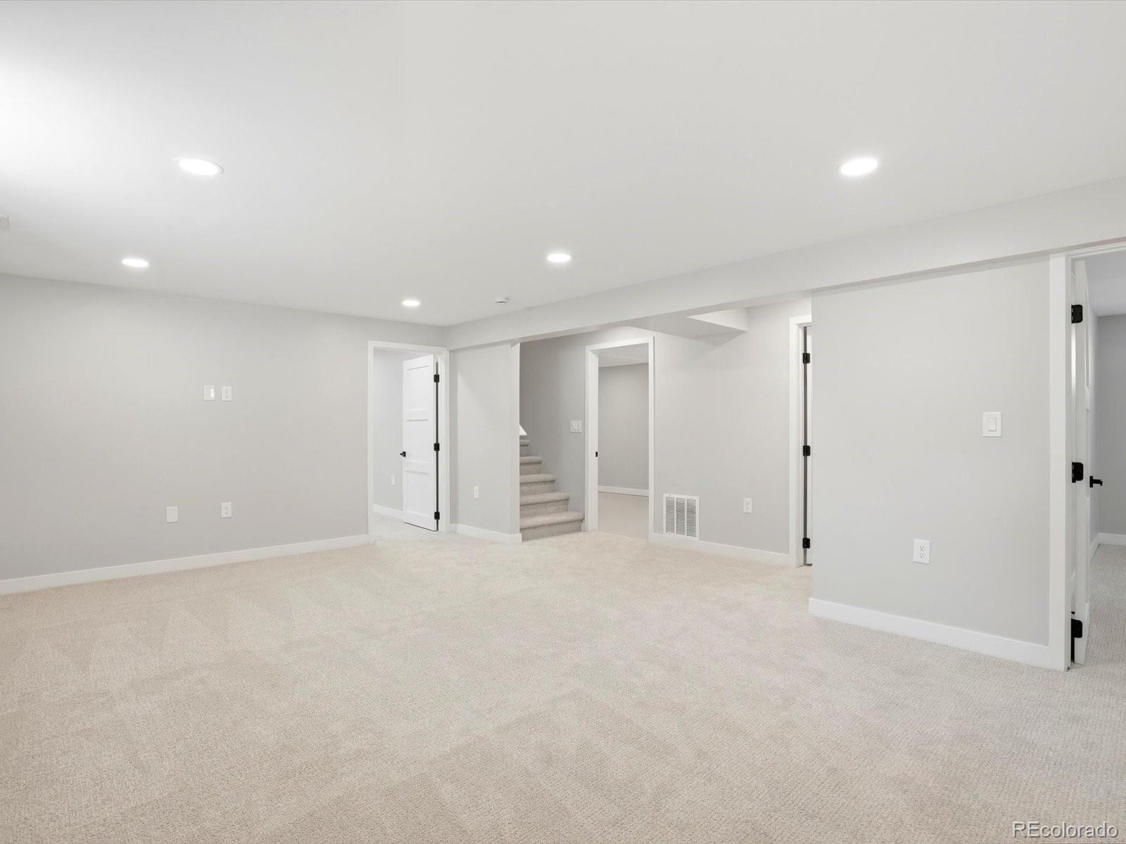MLS Image #23 for 3403 s ivanhoe way,denver, Colorado