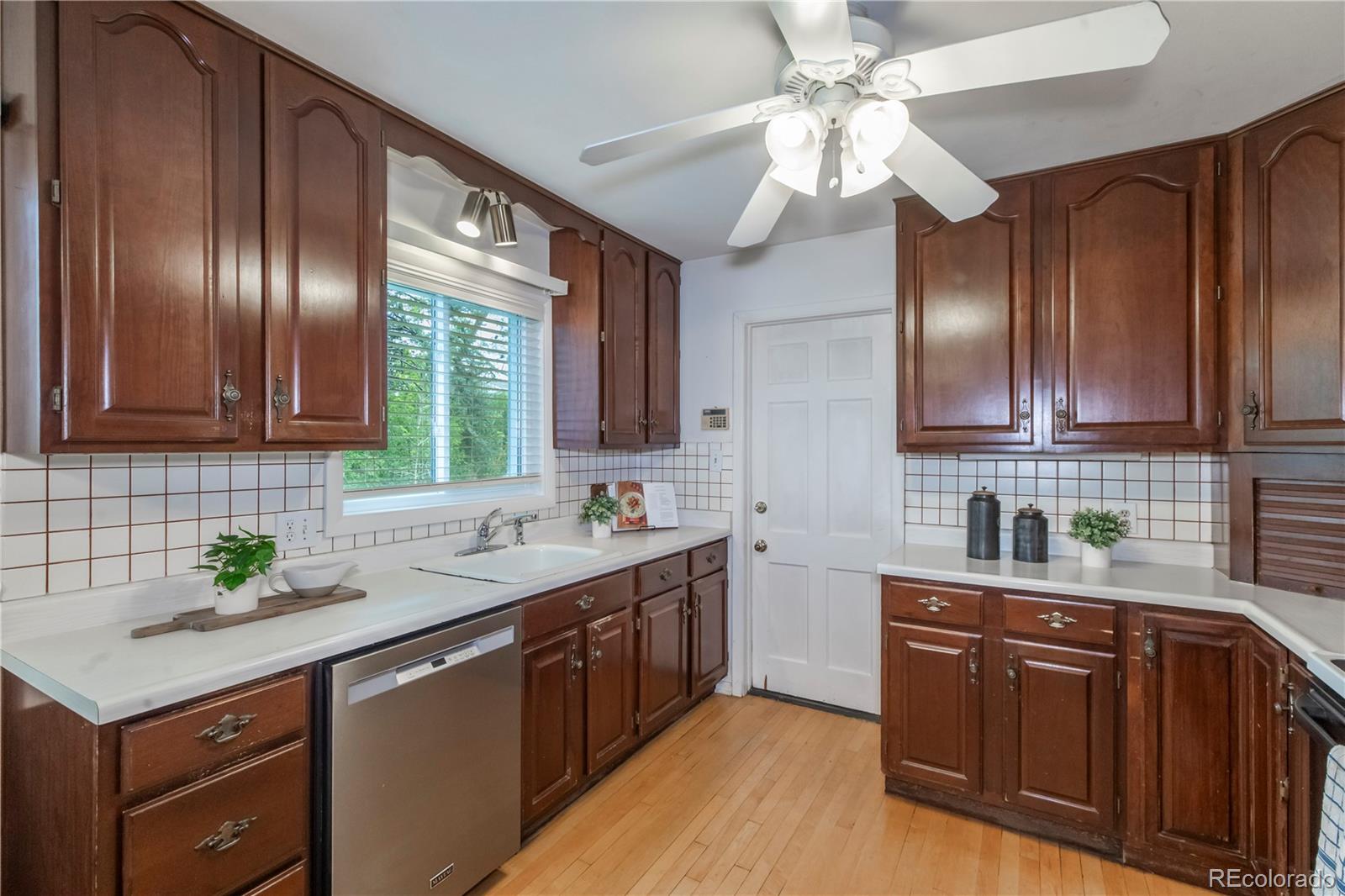MLS Image #12 for 1061 e briarwood circle,centennial, Colorado