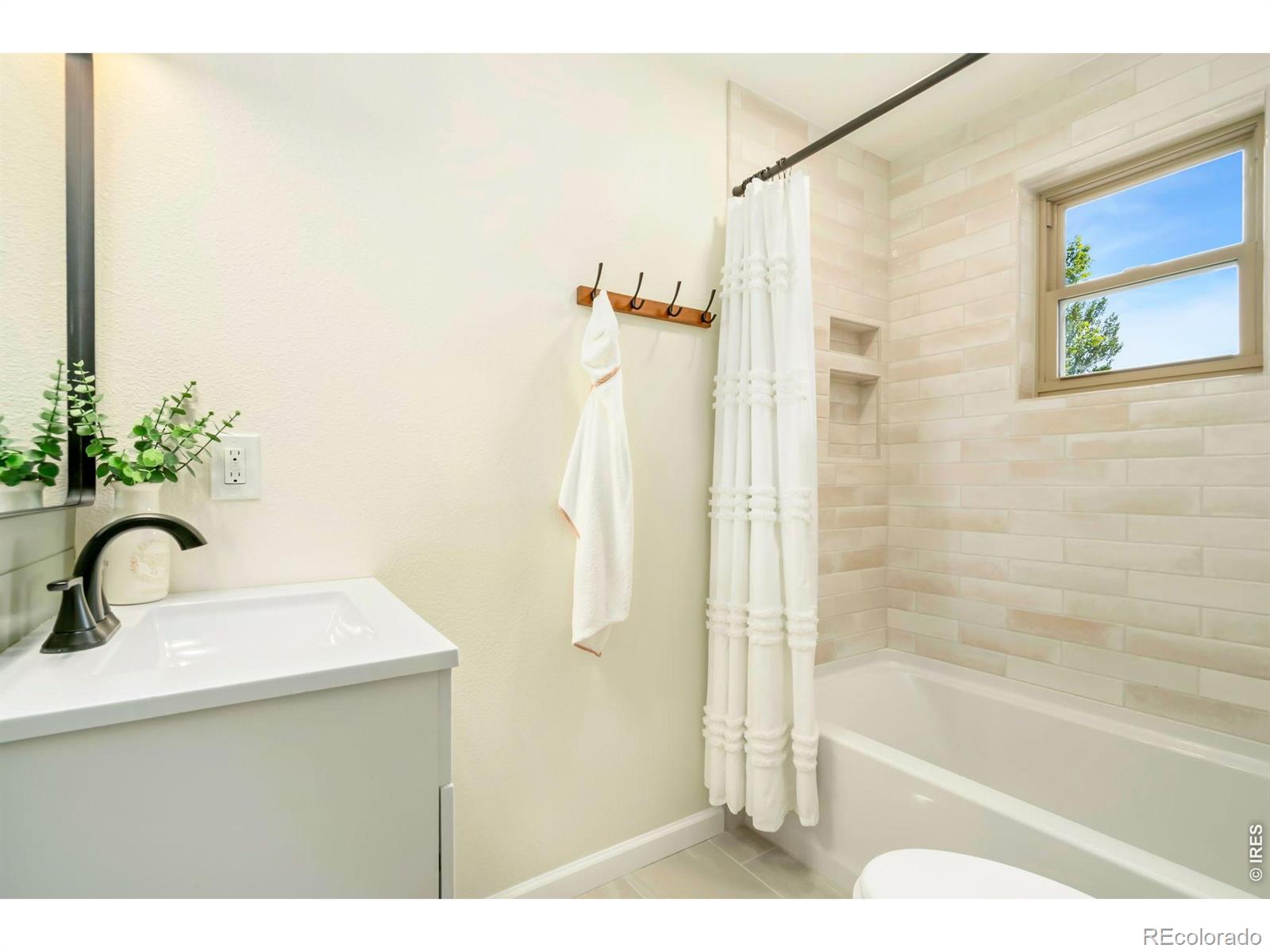 MLS Image #18 for 825  parkview drive,fort collins, Colorado