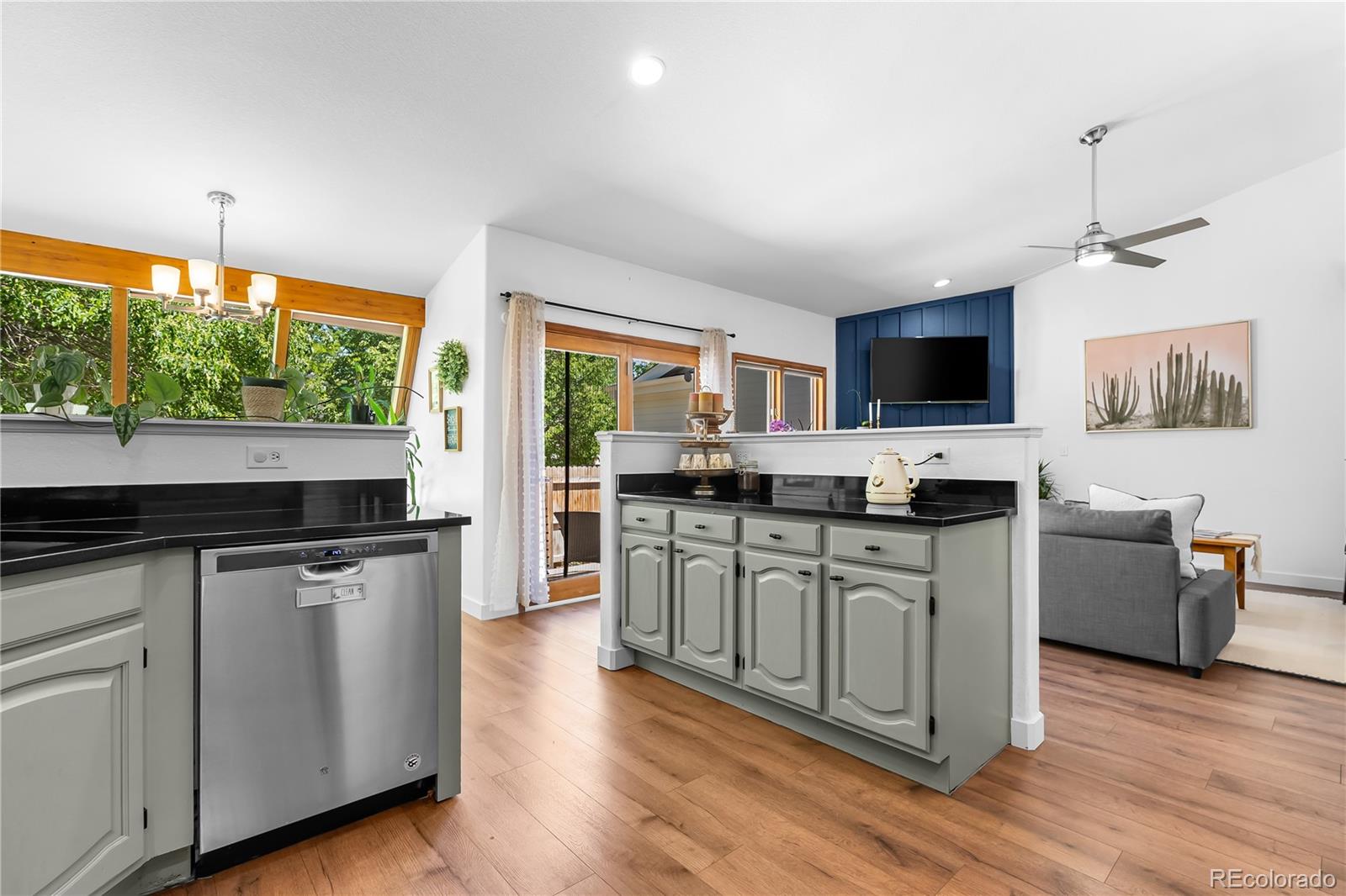 MLS Image #18 for 12039 w 52nd place,arvada, Colorado