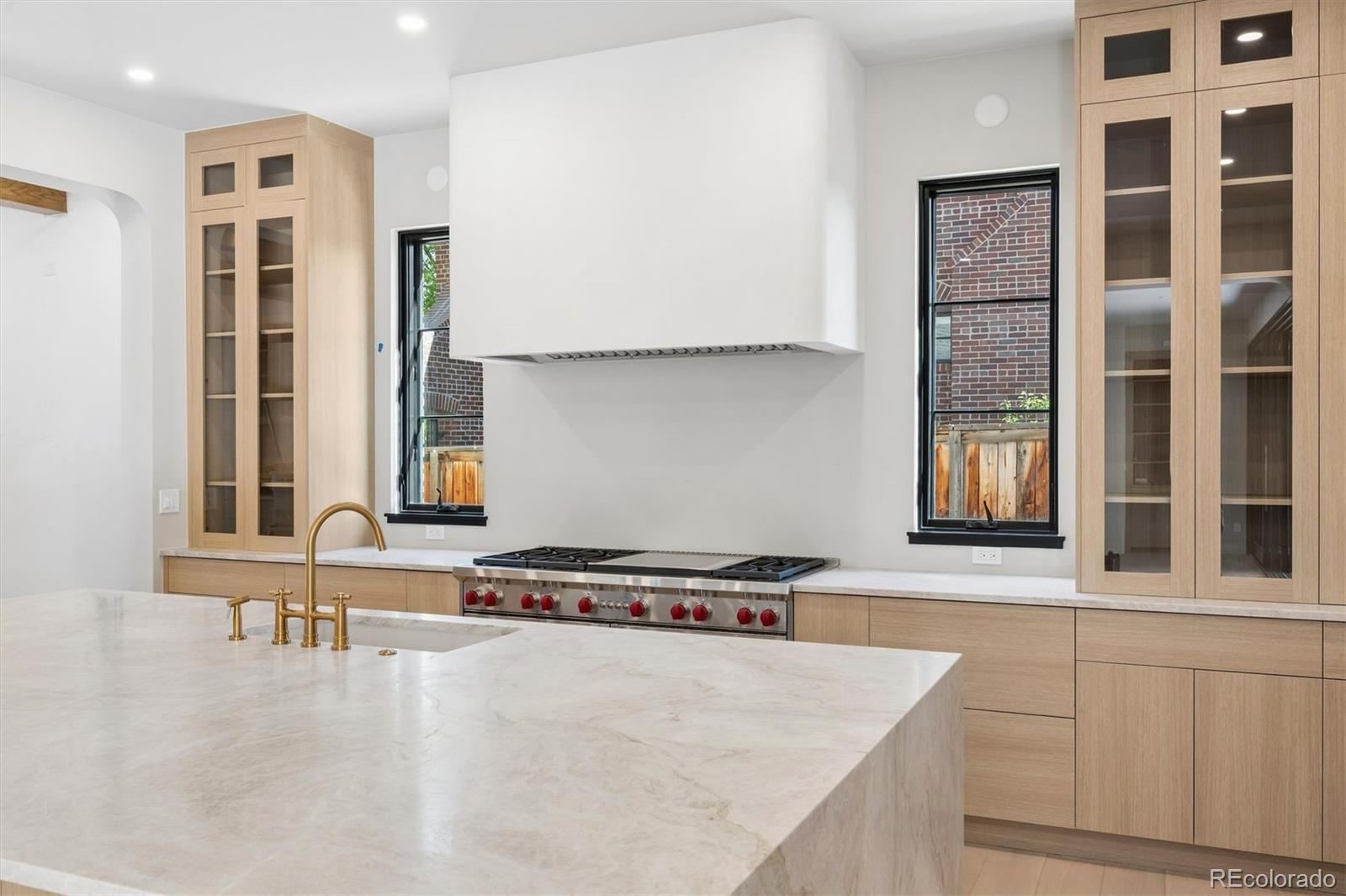 MLS Image #3 for 832 s milwaukee street,denver, Colorado