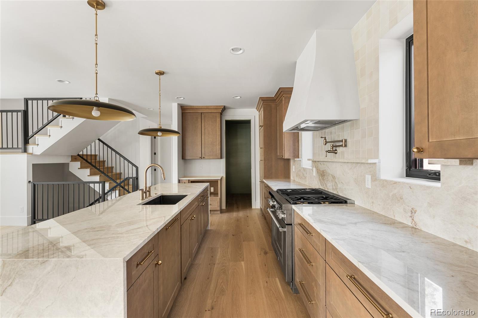 MLS Image #11 for 1068 s corona street,denver, Colorado