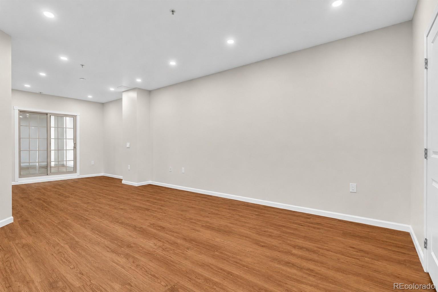 MLS Image #6 for 925 n lincoln street 3c,denver, Colorado