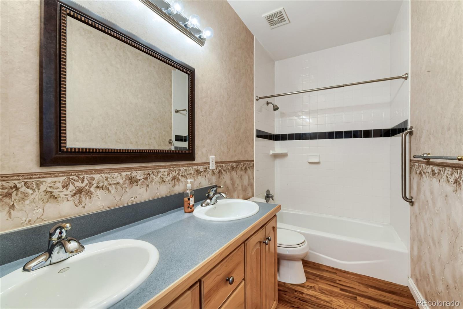 MLS Image #13 for 6648  king street,denver, Colorado