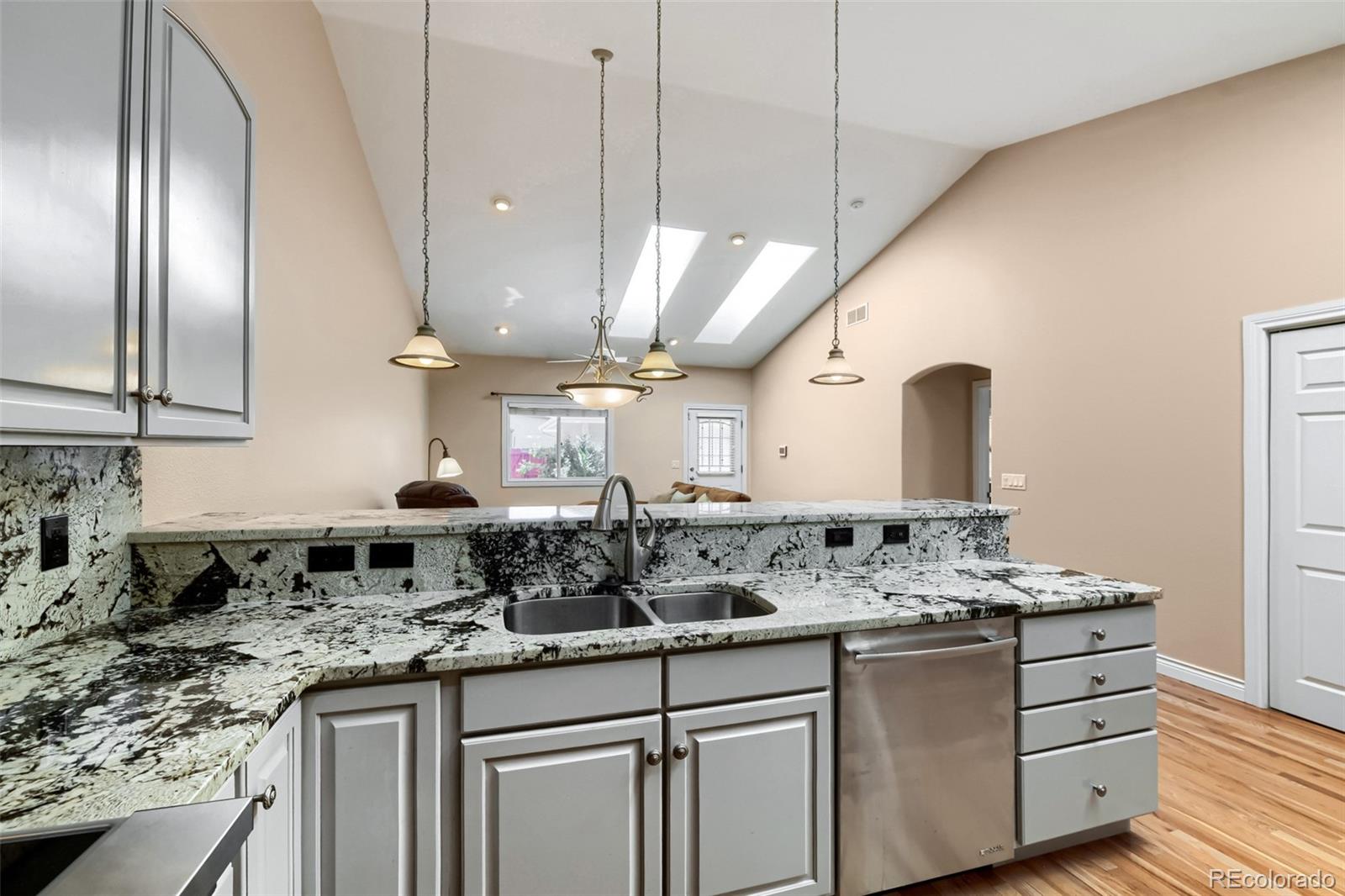 MLS Image #8 for 6648  king street,denver, Colorado