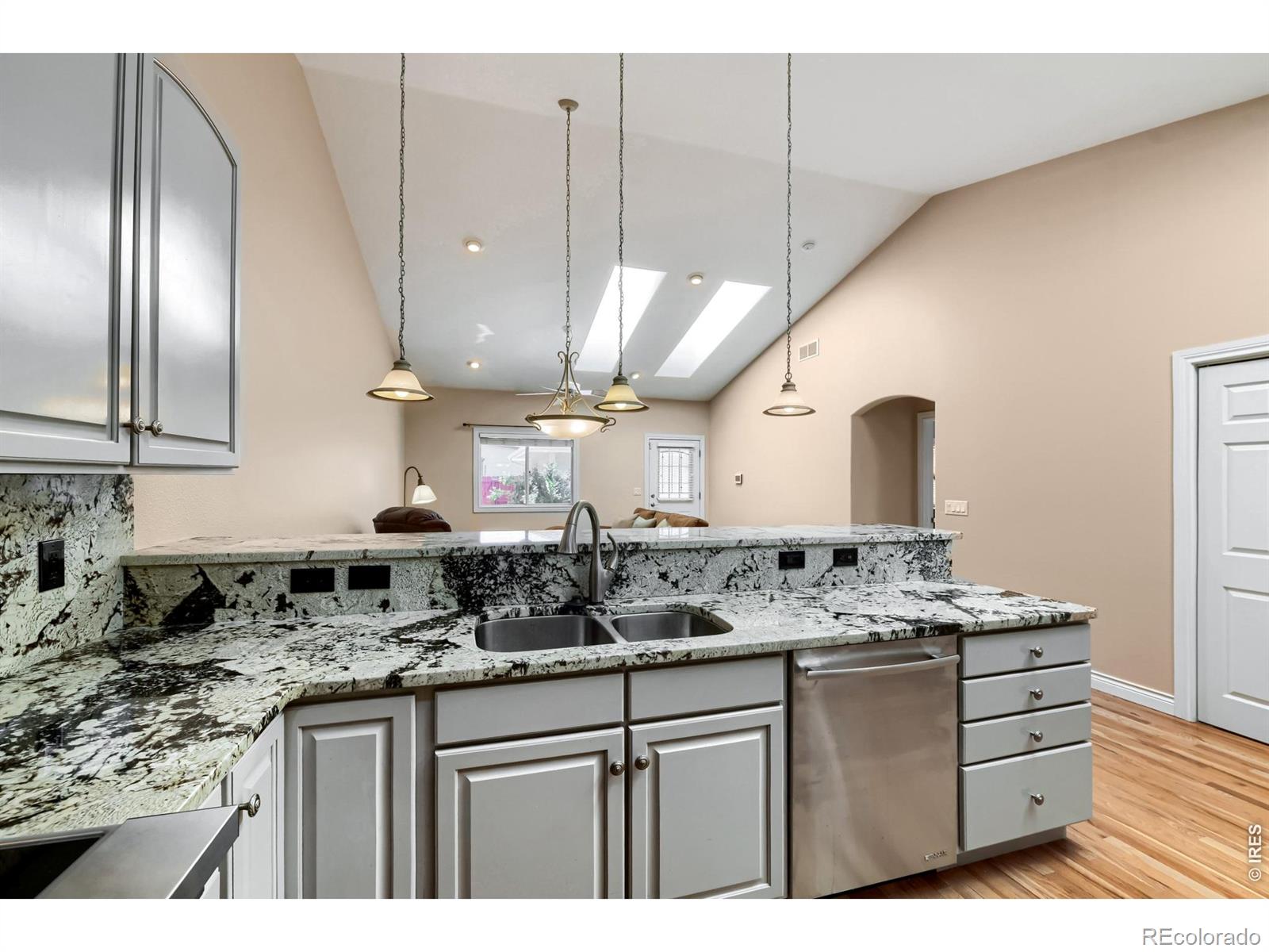 MLS Image #8 for 6648  king street,denver, Colorado