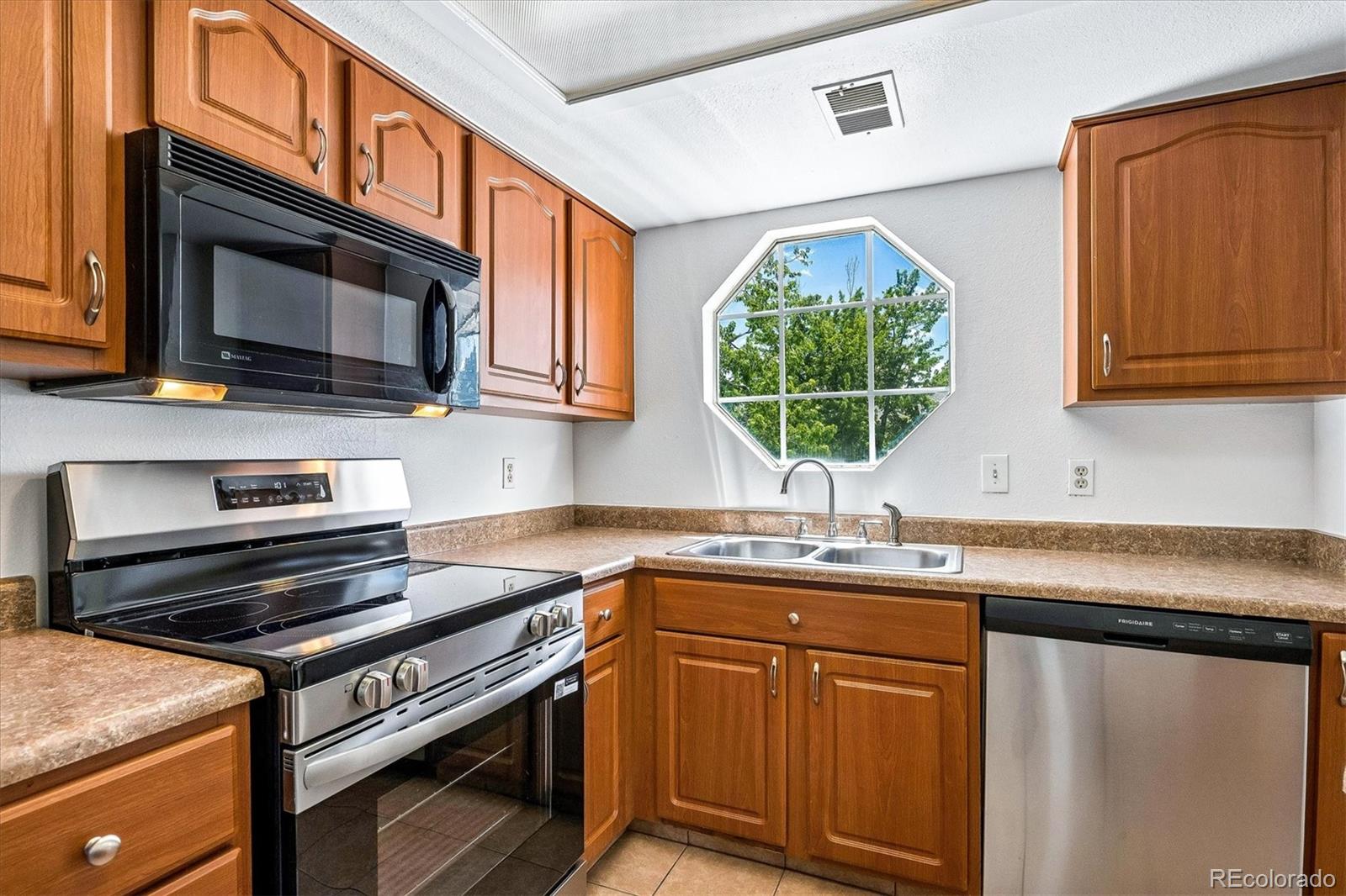 MLS Image #7 for 12583 e pacific circle d,aurora, Colorado