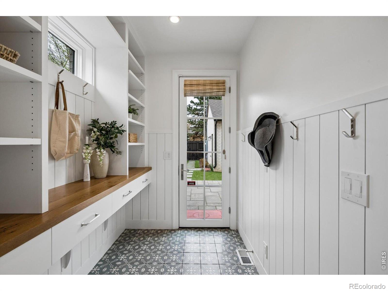 MLS Image #16 for 792 s high street,denver, Colorado